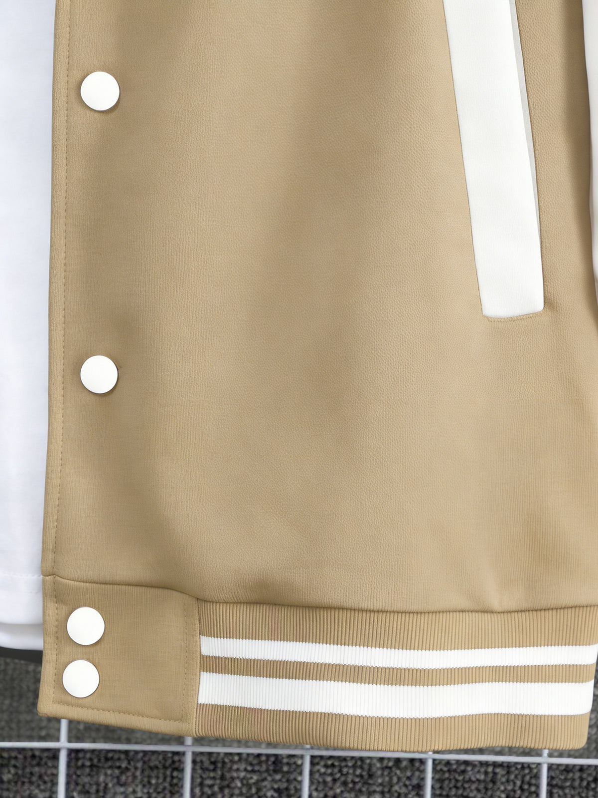 Men'S Trendy Baseball Jacket - LA WEST COAST Pattern - Contrast Sleeve Style - Button Closure And Stretch Fabric All-Season Versatile Comfortable Outerwear - Ideal for Outings, Travel, Friends Gatherings, And Commuting, Loose Fit Machine Washable - Khaki