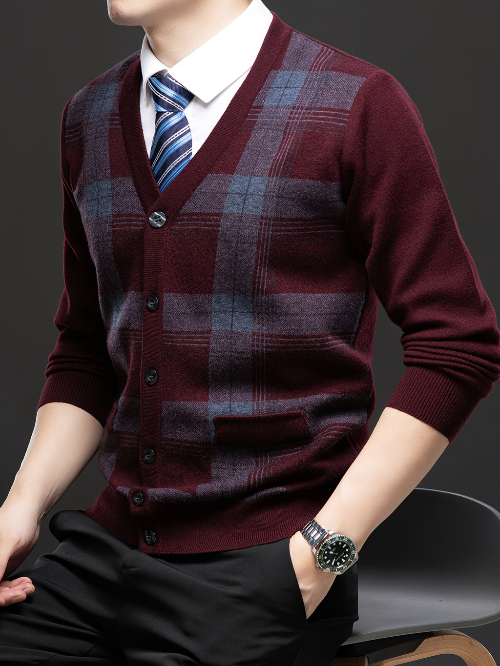 Men's Autumn and Winter Knitted Cardigan Sweater, Classic Striped Design Thickened with Pockets, Gift for Men, Suitable for Casual, Business, and Sports Knitted Outerwear Top - Red