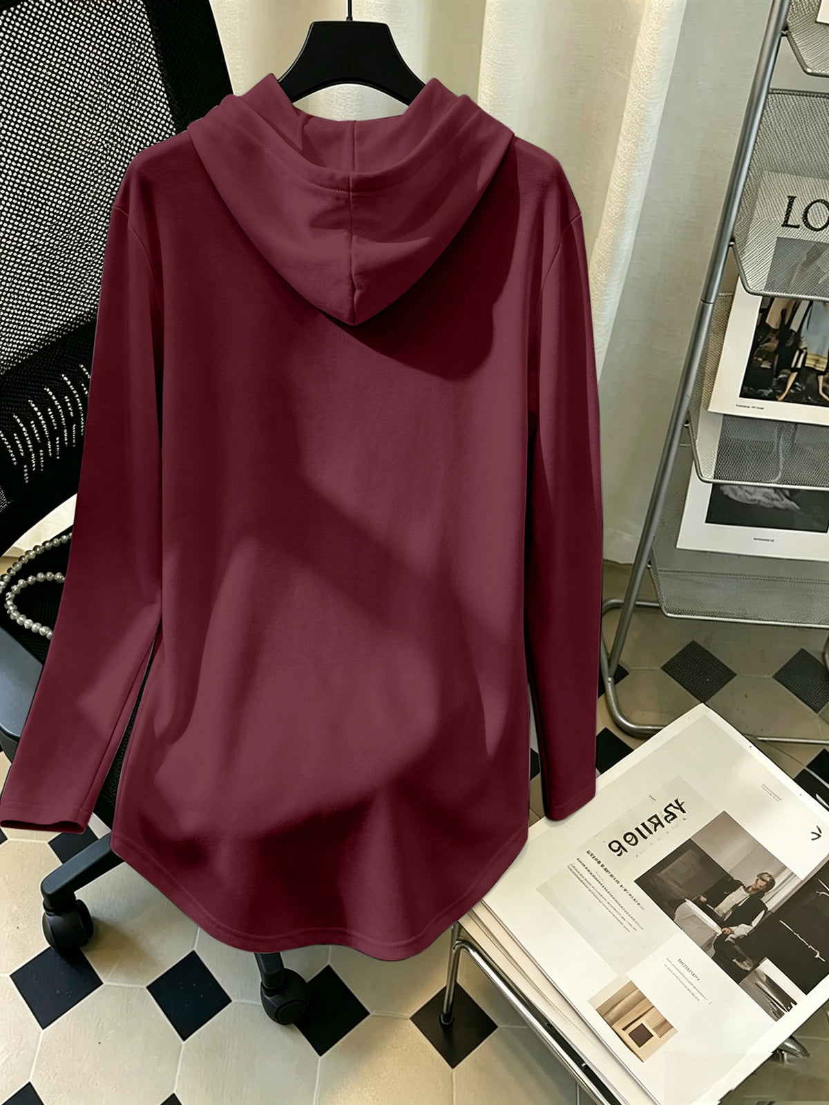 Women's Mid-Length Hooded Sweatshirt, Loose Fit, Hip-Covering, Heart Print, Drawstring Pullover Top - Burgundy