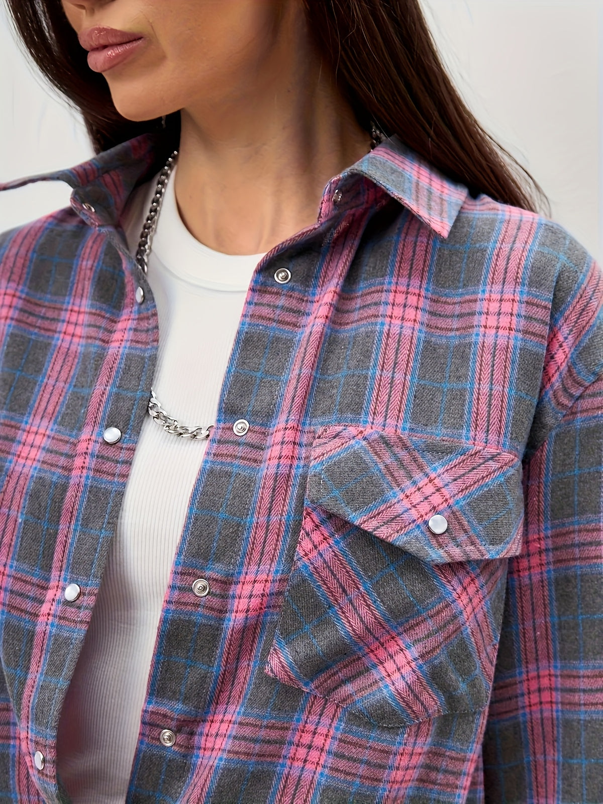 Single-piece Plaid Women's Shirt, Casual and Versatile with a Turn- Collar, Long-sleeved Plaid Shirt with Pockets, Perfect for Commuting and Vacation - Pink