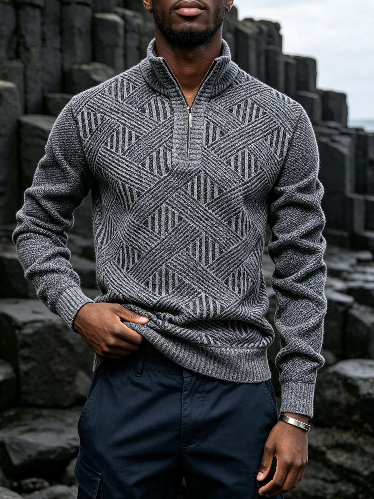 New Autumn/Winter Men's Half-Zip Stand Collar Diamond Knit Long-Sleeve Sweater. Features a Stand-up Collar with a Half-zip Design, Suitable for Pairing with Autumn/winter Outerwear or Wearing Alone. -lined and Thickened, It Is Versatile for Daily - Light Grey