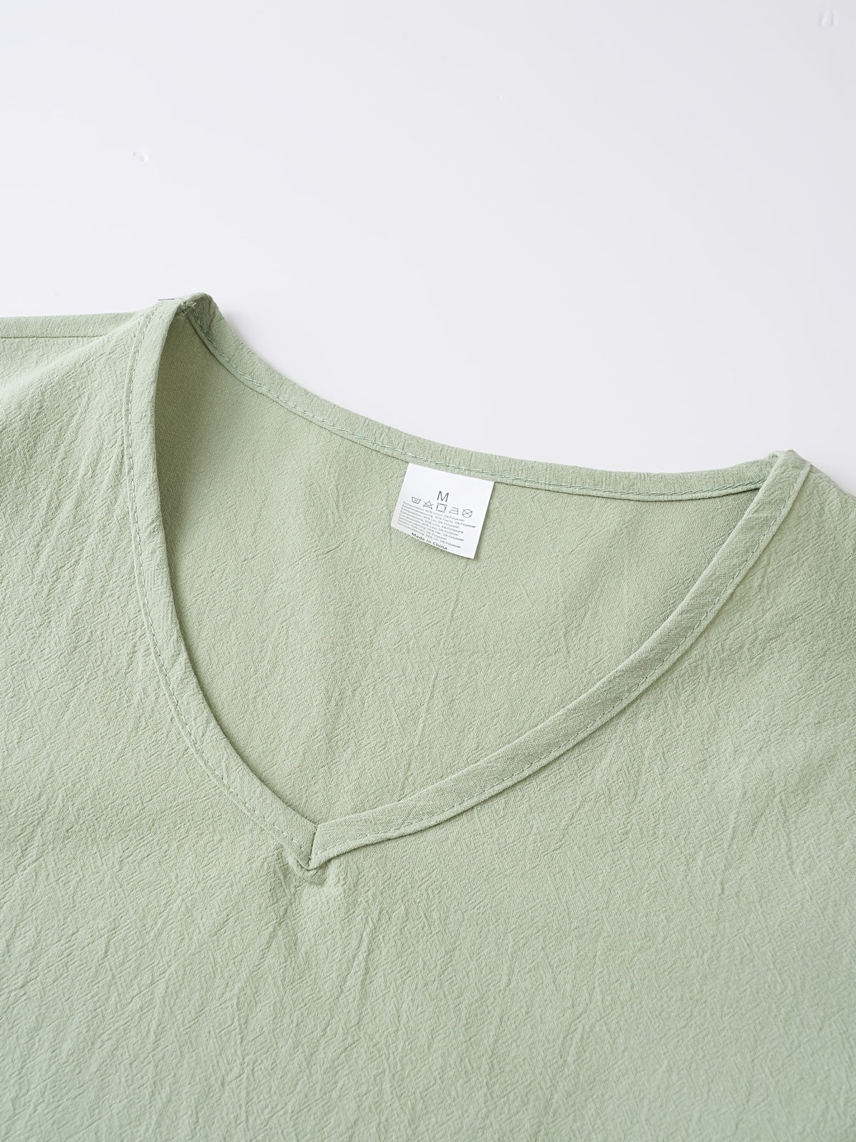 Japanese Texture Pleated Linen Athletic Long Sleeve Men'S Size Large V-Neck Loose Commuter Fitness Outerwear Lightweight Sunscreen Base Layer Summer Non-Stuffy Sunscreen Long Sleeve Loose V-Neck Linen Men'S Casual Athletic T-Shirt - Yellow-green