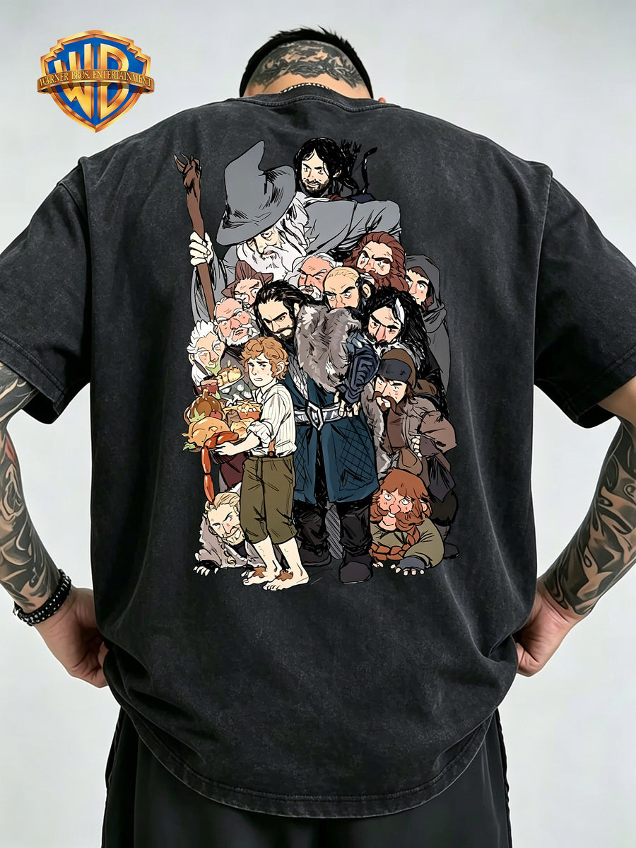 Warner Bros Official Men's Washed Pure Cotton Short-Sleeve T-Shirt, Featuring a Classic The Hobbit and Dwarves Team Anime Print on the Back, and a Circular Group Portrait Design of Characters on the Front Chest. Rich in Detail, It Showcases an Epic - Black