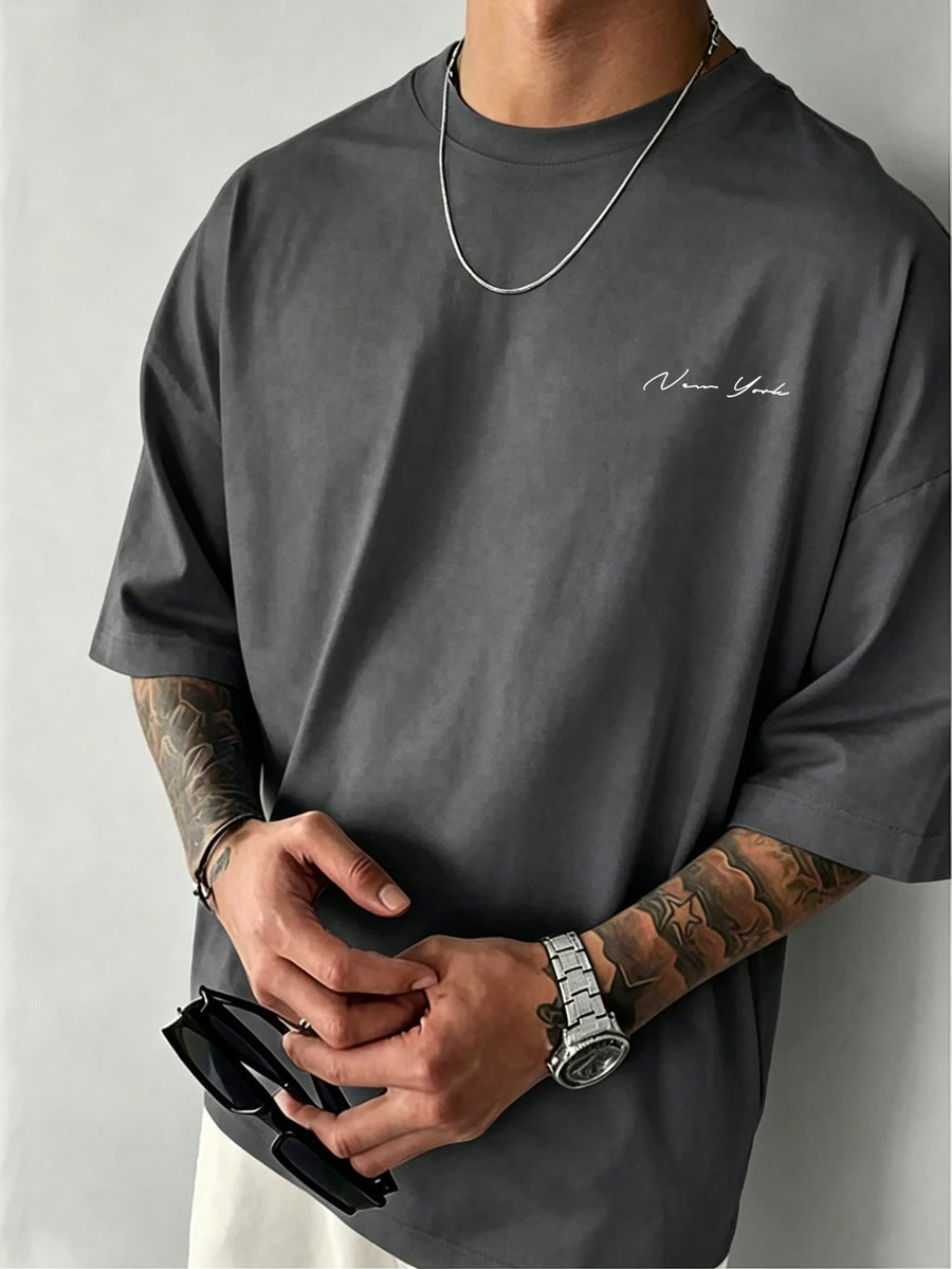 Men' New York Letter Print T-Shirt - Minimalist Round Neck Short Sleeve Tee with, Machine Washable Casual Basic Shirt Suitable for Summer, Office & Casual Attire, Non- Regular Fit for Men - Dark Gray