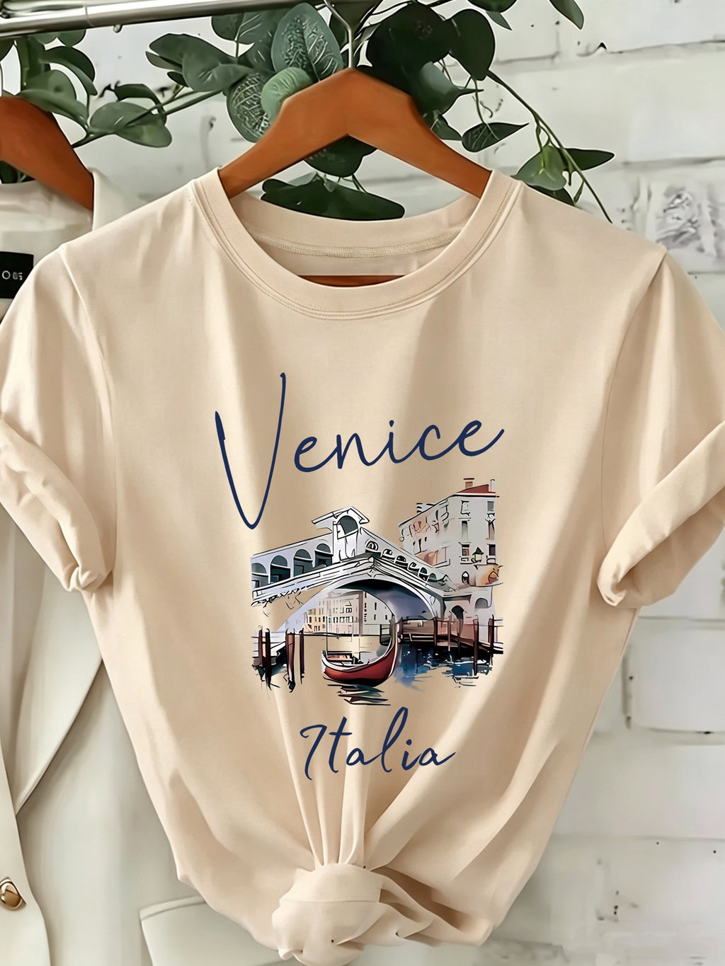 Summer Western Architectural Print Round Neck Regular T-Shirt, Casual Regular Printed Top - Apricot