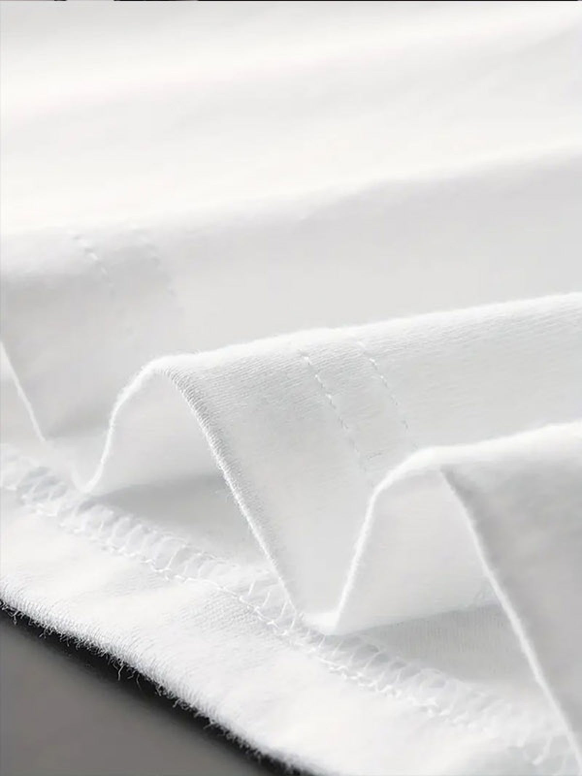 Women's Plain White Short Sleeve T-Shirt - Minimalist Round Neck Blouse Suitable for Daily Wear & Outdoor, Comfortable Stretch Polyester Fabric, Vertical Chest Print, Machine Washable Casual Top in Multiple Sizes (Regular Fit) - White