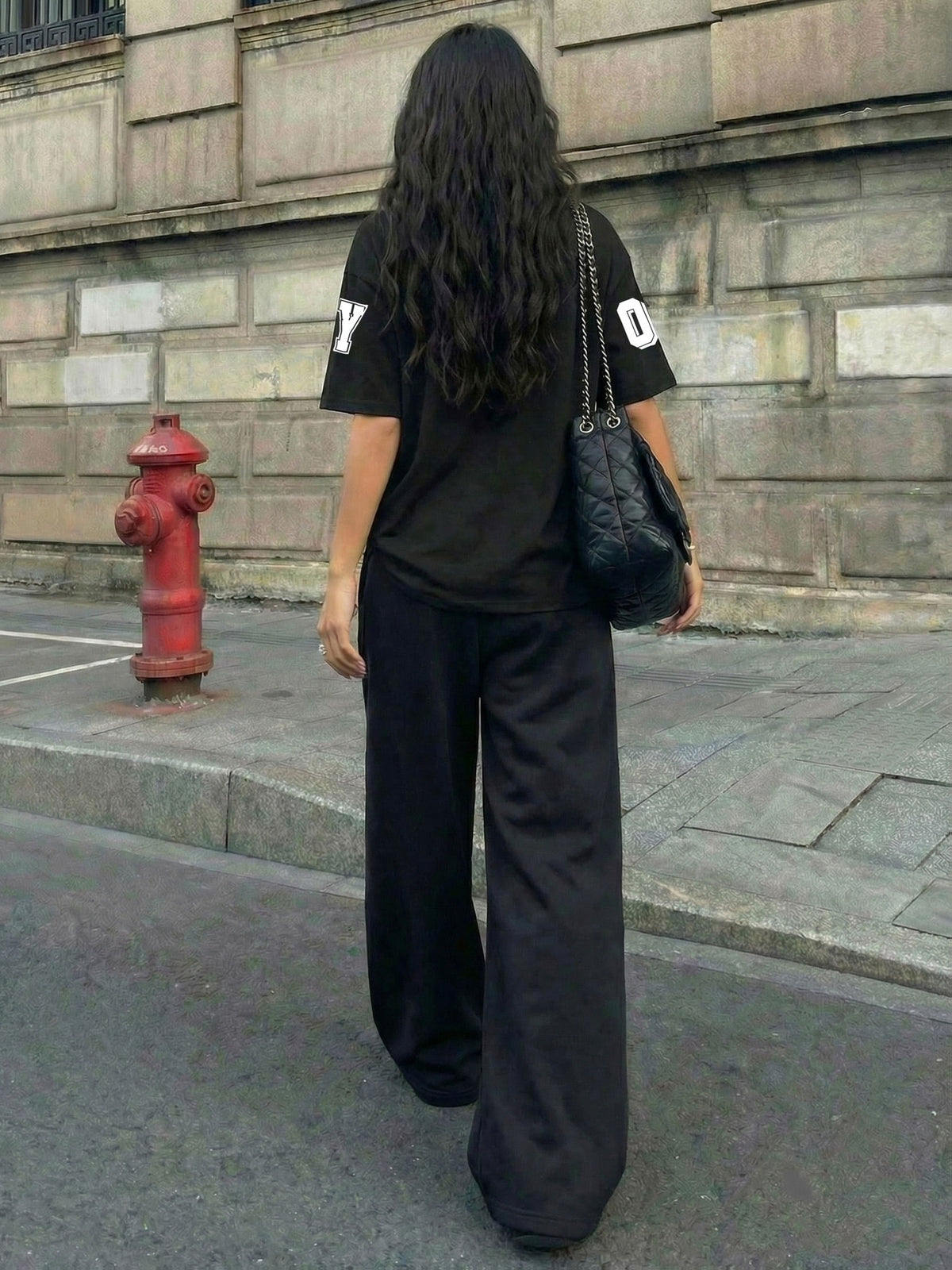 Women'S Casual Street Style Never Gives Up, Featuring a Printed Round-Neck Short-Sleeve Top And Loose Drawstring Pants Set, Perfect for Summer Streetwear - Black+black