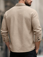 Men's Casual Solid-color Long-sleeve Shirt, Made of Comfortable Waffle-knit Fabric, Featuring a Double Chest Pocket Design, Front Button Placket, and a Loose-fit Lapel Open-front Cardigan Top, Suitable for Daily Wear and Commuting in Spring - Khaki