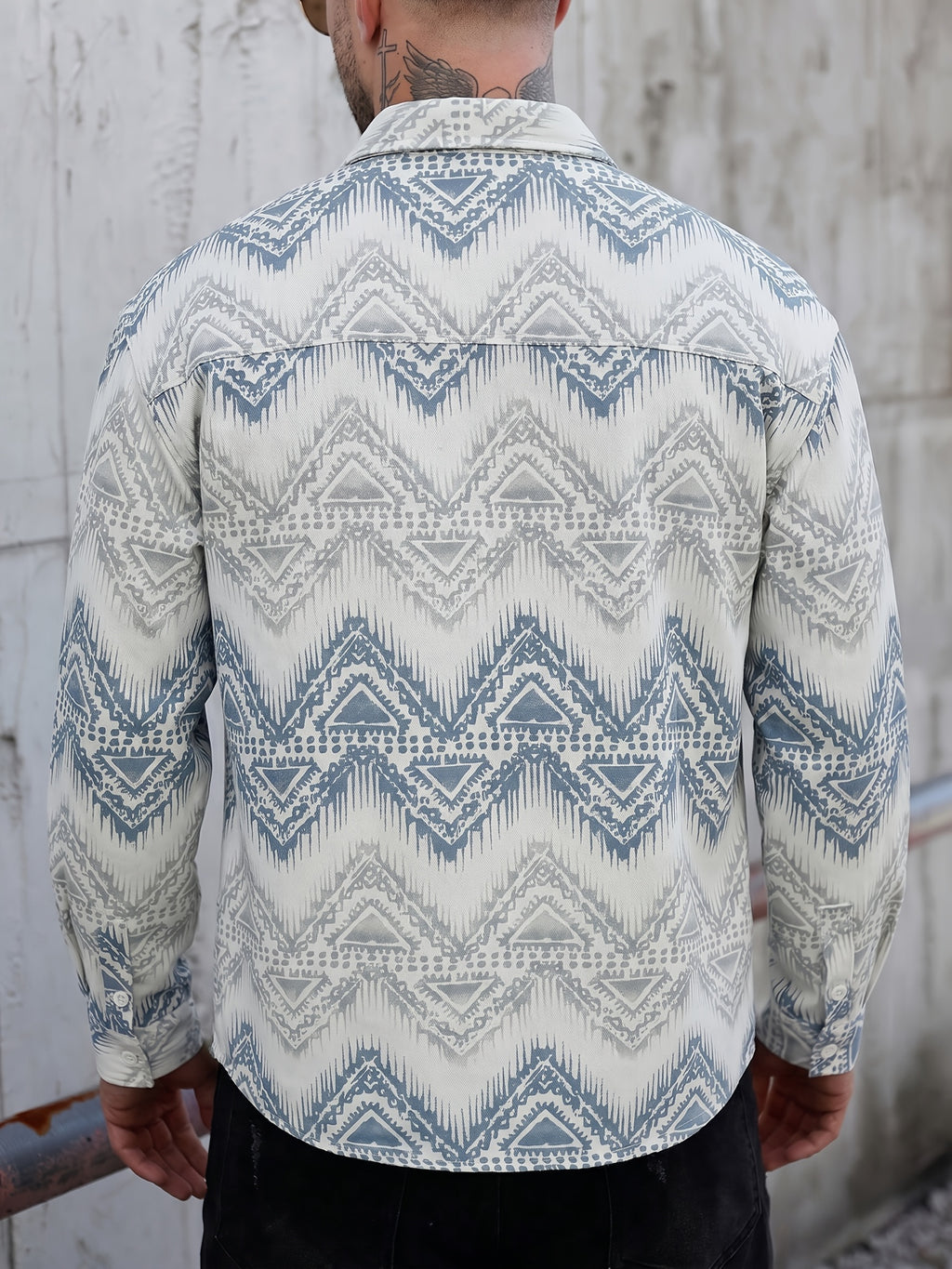 2026 Autumn New Men'S Retro Tribal Jacquard Print Long Sleeve Button-Up Shirt, Lightweight Loose Casual Top, Perfect for Halloween Parties, Thanksgiving Family Gatherings, Christmas Holiday Travel, And Casual Wear - Light Blue