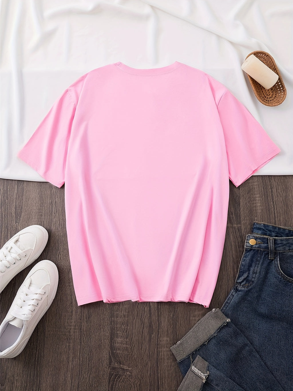 A Very Trendy Solid-color Women's Fashion T-shirt That Is Perfect for Spring and Summer, and Versatile Enough for All Seasons and All Body Types! - Dark Pink