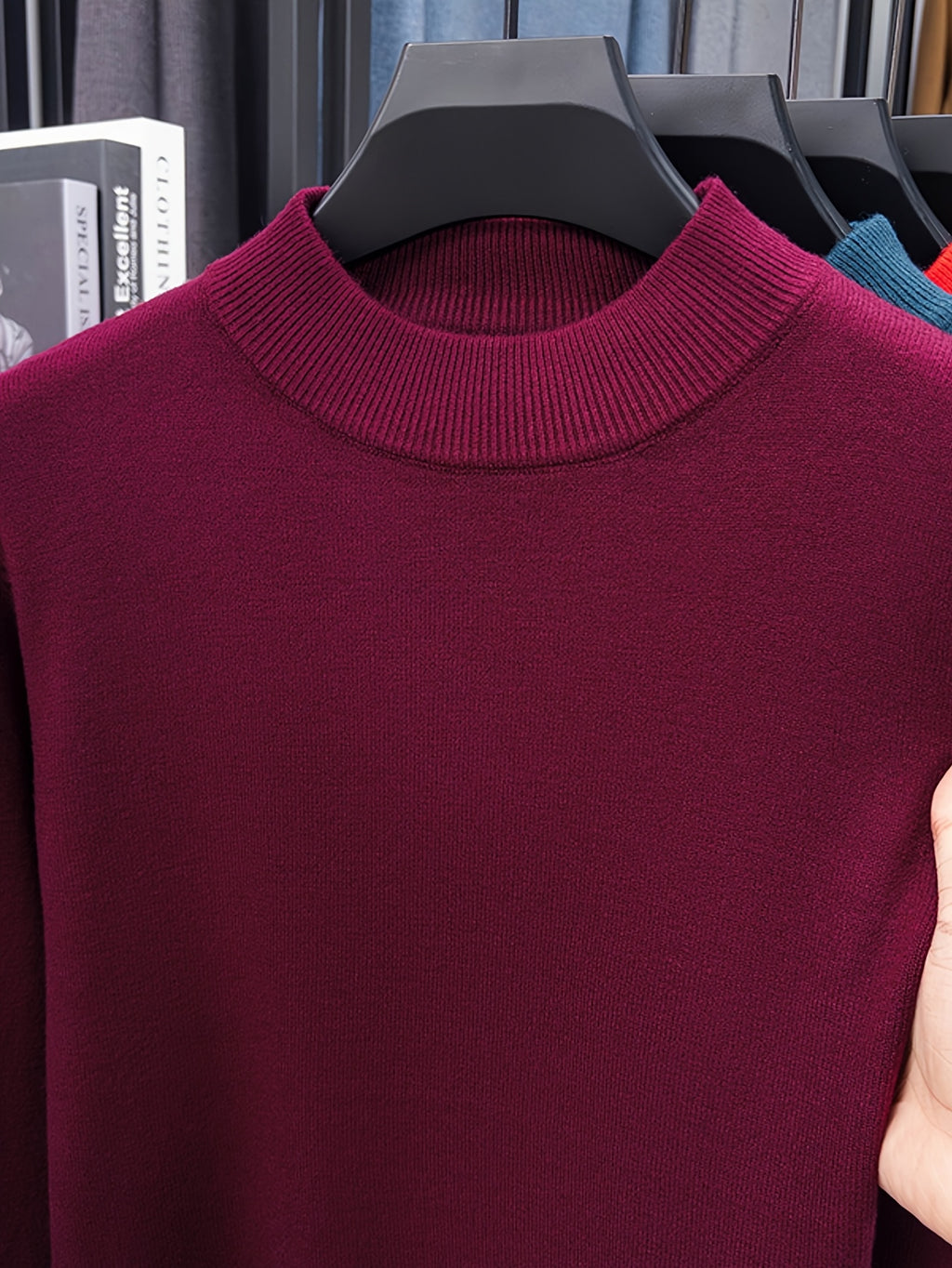 Minimalist Urban Crewneck Sweater for Portable Daily Commuting - Burgundy color