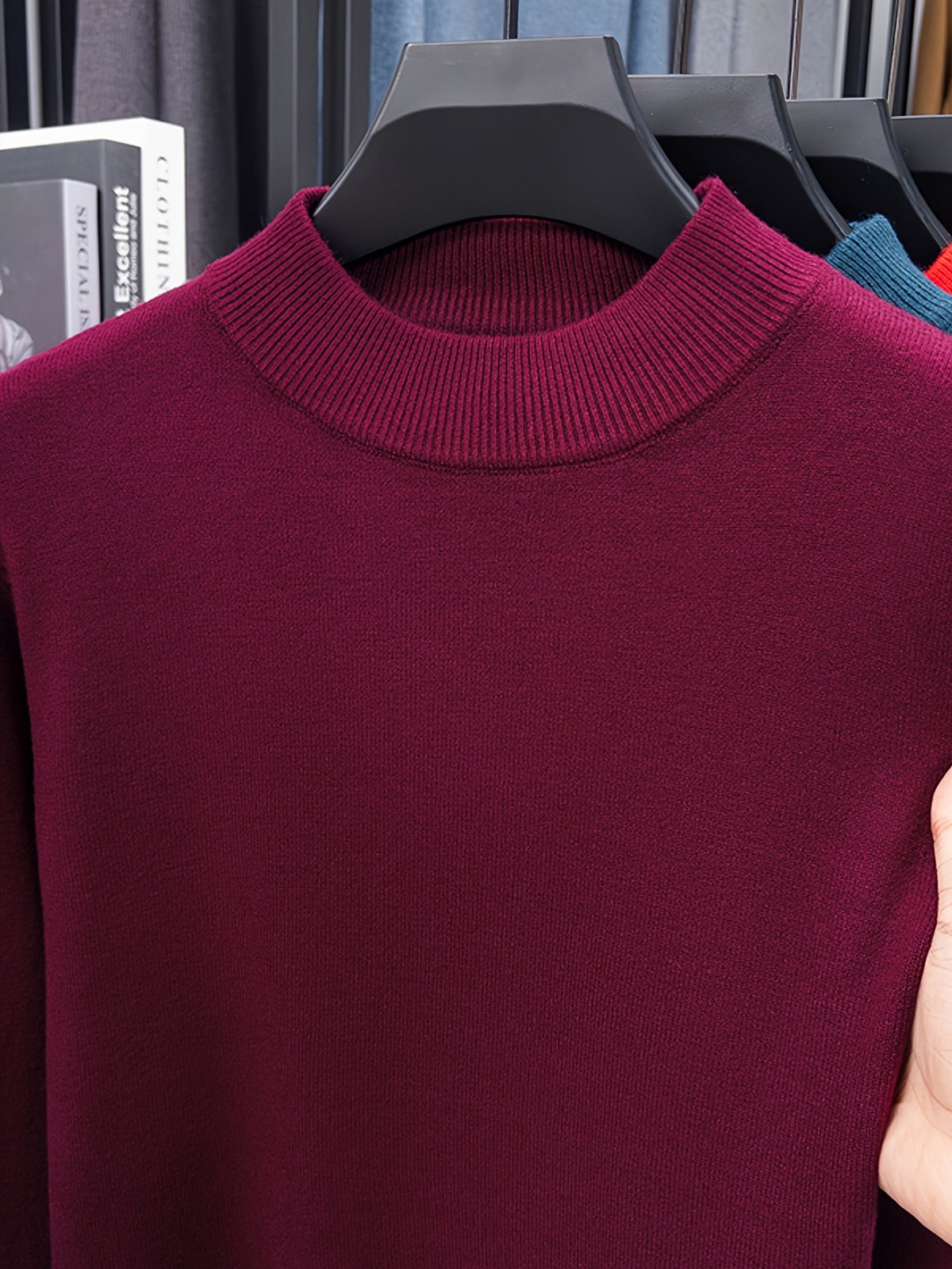 Minimalist Urban Crewneck Sweater for Portable Daily Commuting - Burgundy color