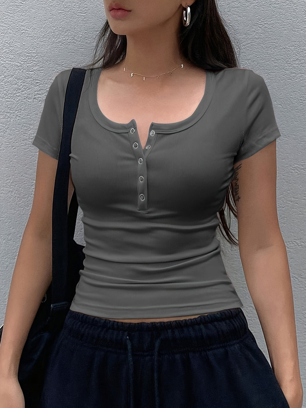 Women's Solid Color Low-Neck Short Sleeve - Grey