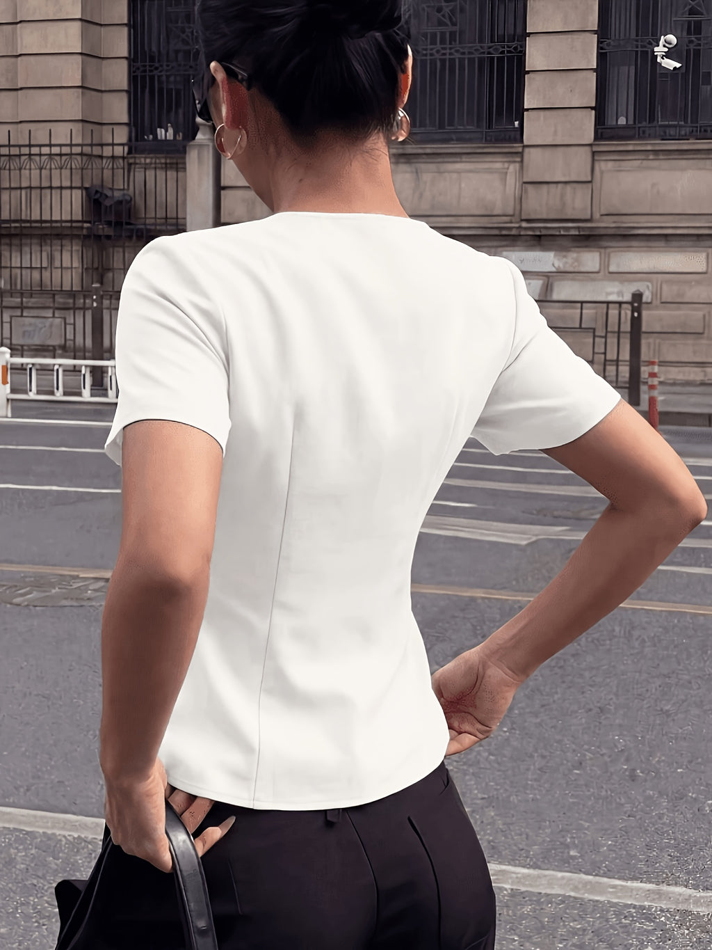 Women's Fashionable and Elegant Commuter Shirt - White