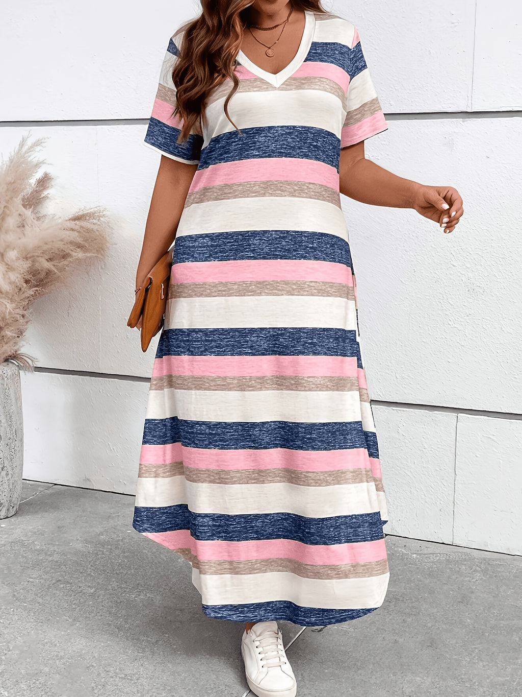 Plus Size Women'S Contrast Striped Printed Loose Curve Hem V-Neck Short Sleeve T-Shirt Long Nightgown, Ultra-Comfortable Home Sleepwear - Mixed colors