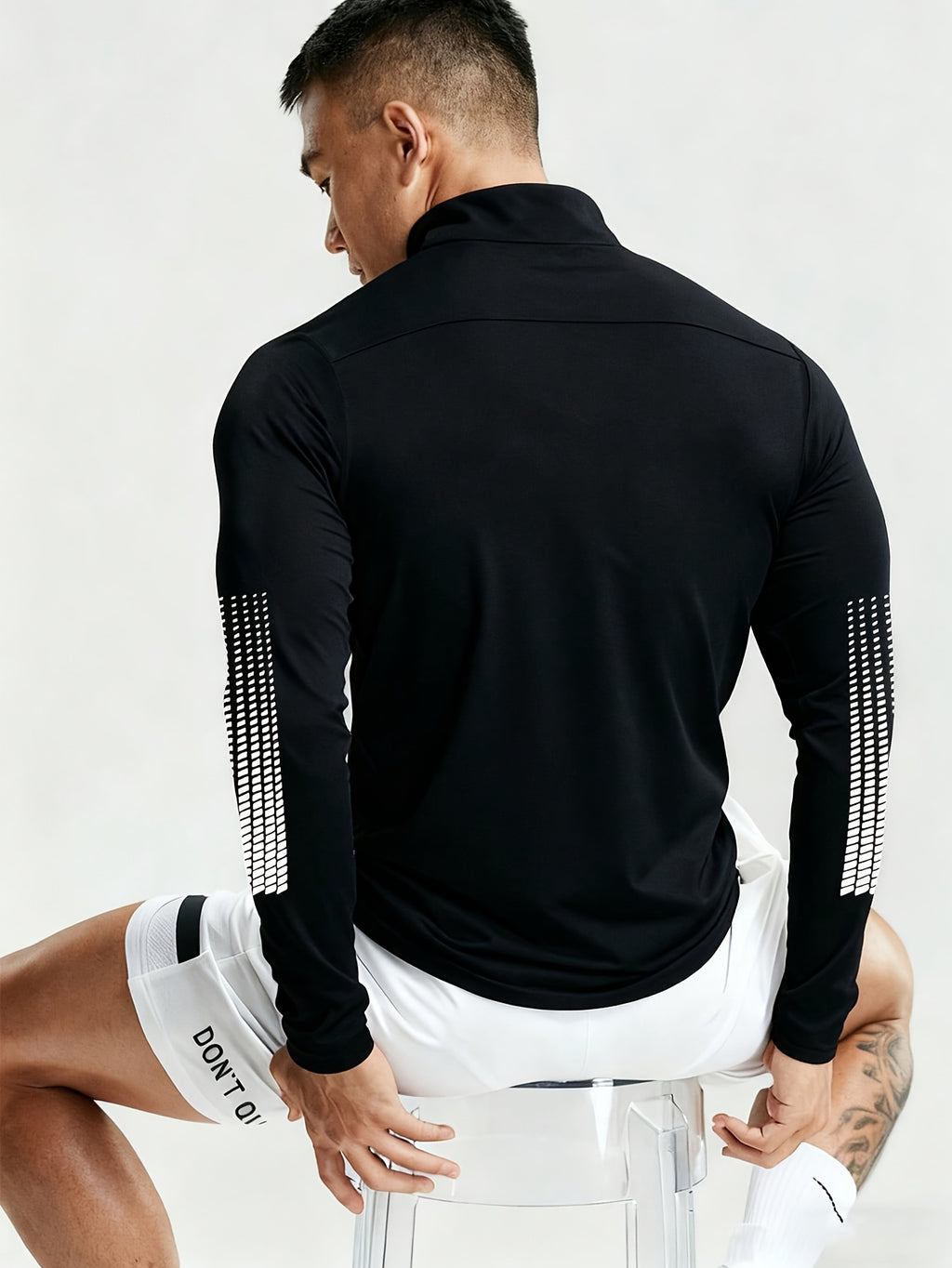Single Top Casual Athletic Stand-Up Collar Zipper Polo Shirt, Men'S Slim Fit Athletic Polo Shirt, Soft Fiber with Moisture Wicking, Quick Drying, And Wrinkle Resistant Properties, Suitable for Sports Or Outdoor Activities - Black