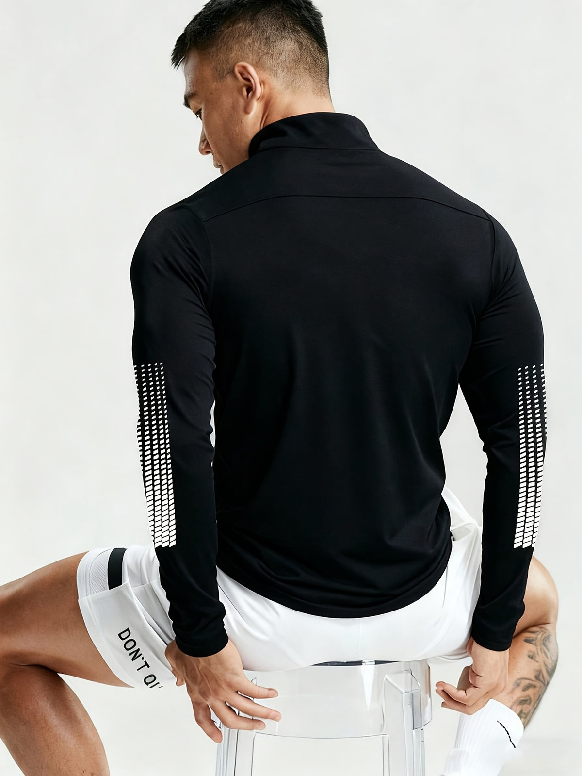 Single Top Casual Athletic Stand-Up Collar Zipper Polo Shirt, Men'S Slim Fit Athletic Polo Shirt, Soft Fiber with Moisture Wicking, Quick Drying, And Wrinkle Resistant Properties, Suitable for Sports Or Outdoor Activities - Black