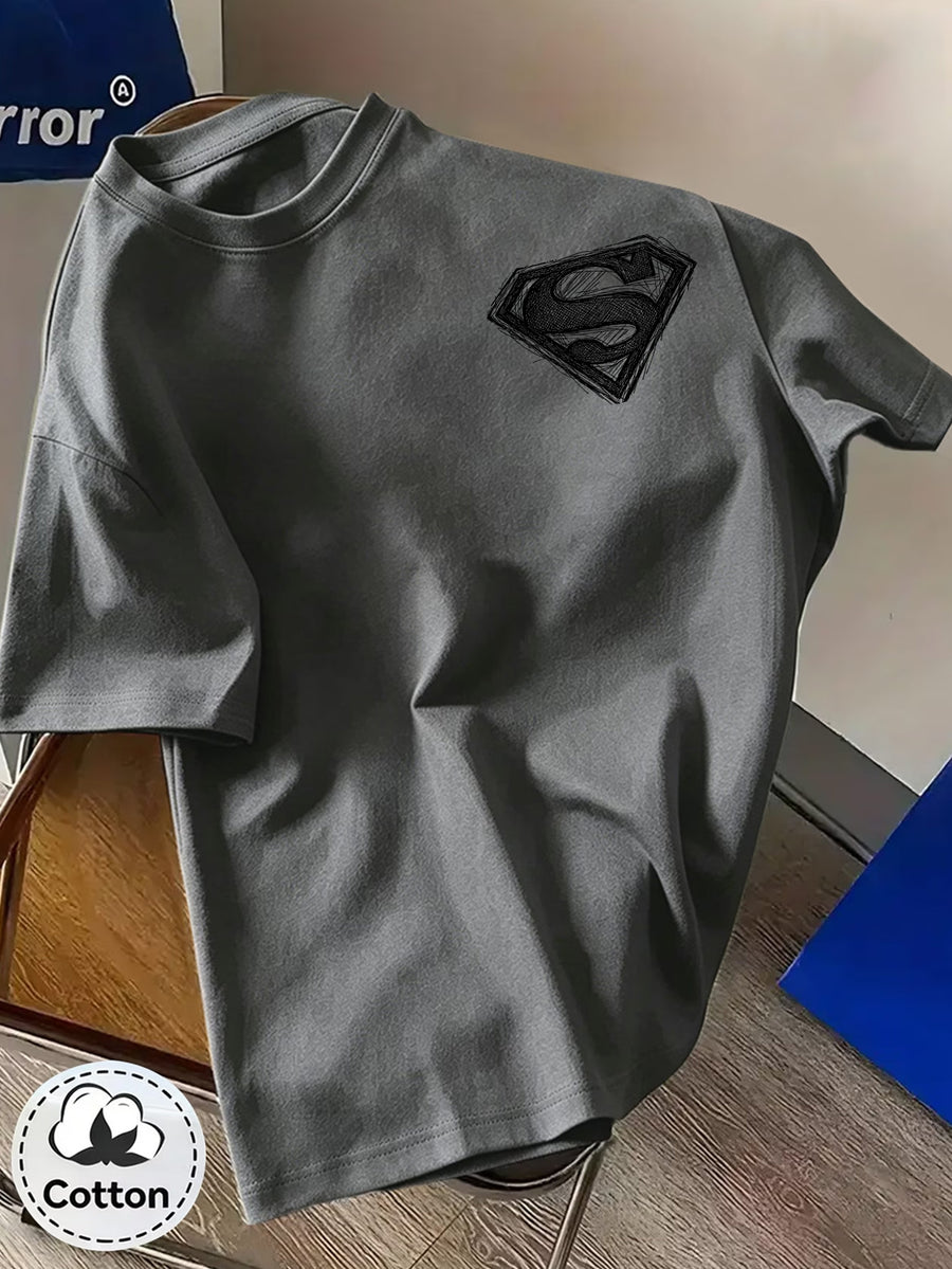 Unisex Summer Loose Round Neck Short Sleeve T-Shirt, Suitable for Daily Commute, Street Outings, City Travel, And Gatherings, Large Superman S Logo Hand-Drawn Sketch Print on Back, Small Pattern on Chest, Easy Artistic Atmosphere - Dark Gray
