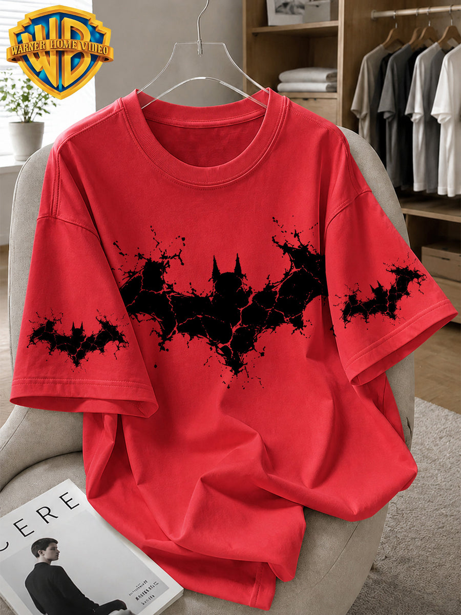 Warner Bros. Officially Licensed Batman Cracked Fragmented Blurry Ink Logo Printed Men'S Short-Sleeved T-Shirt, American Retro Street Style, Soft And Breathable, Suitable for Summer Daily Wear, Streetwear, Fitness, And Outdoor Outfits - Red