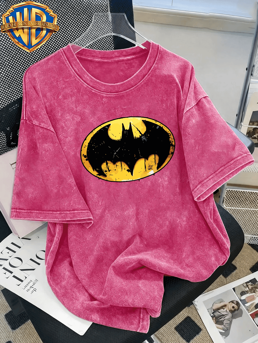 Warner Bros Official 100% Pure Cotton Washed Distressed T-Shirt, DC Vintage Distressed Batman Core Gotham Castle Print, American Vintage Streetwear Cool Short-Sleeve Top, Suitable for Outdoor Wear, Gym, Office, and Daily Fashion, Men's Wardrobe - Rose Red