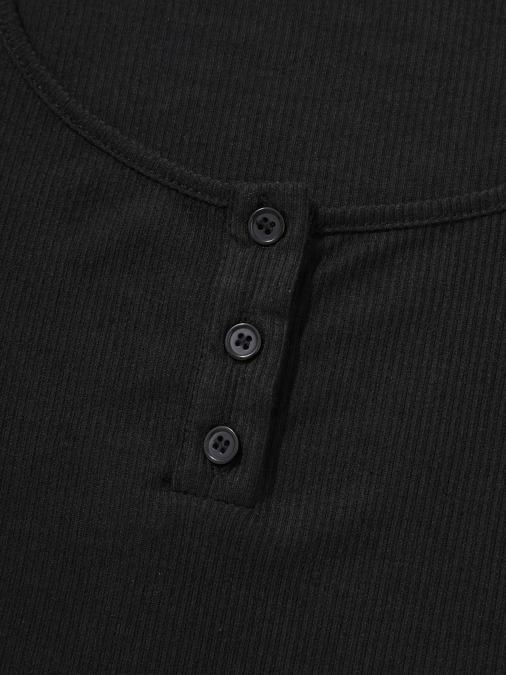 A Solid Color Cropped Short-Sleeve T-Shirt for Women That Highlights The Figure, Perfect for Spring And Summer - Black