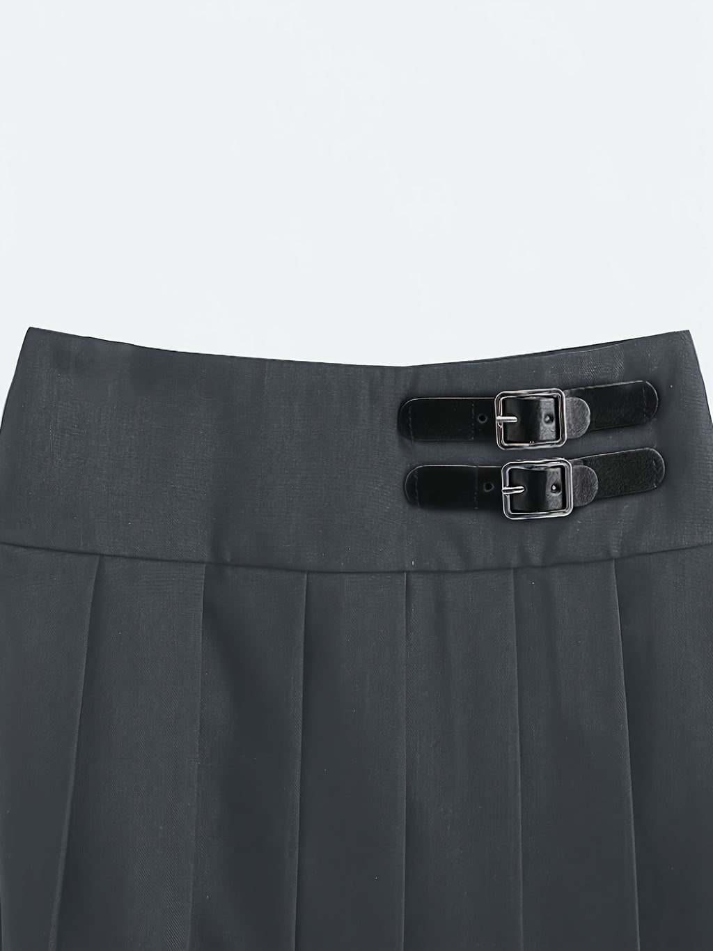 [Development ZD260112084] Women's Casual Cropped Pleated Skirt with Decorative Accessory Buckle (Lined) - Grey
