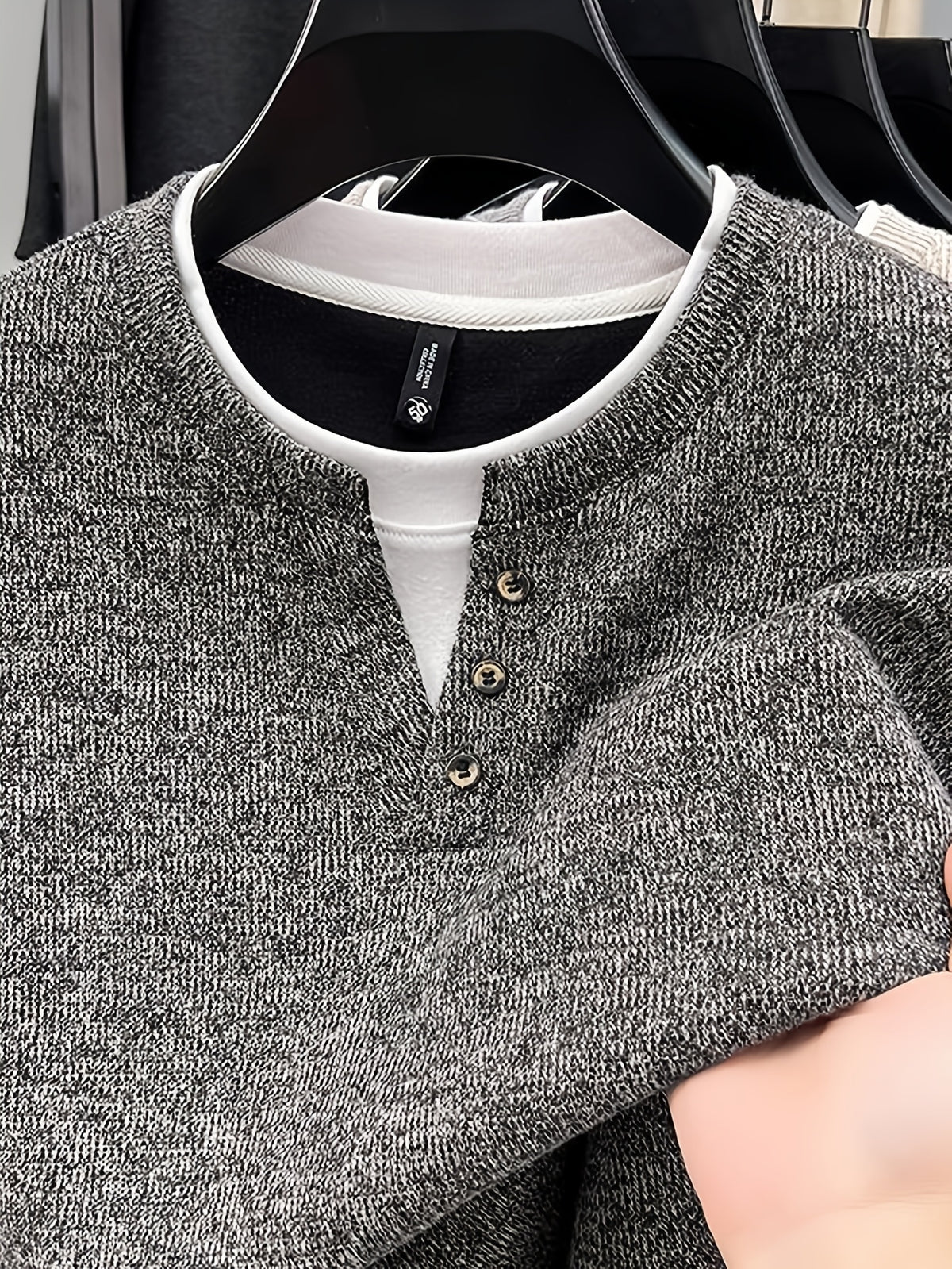 Autumn/Winter New V-Neck Button Design Color-Blocked Spliced Crew Neck Men's Sweater, Thickened Warm Versatile Casual Knitwear, Skin-Friendly and Comfortable, Durable and Breathable Pullover Men's Top BD26806 - Dark Gray