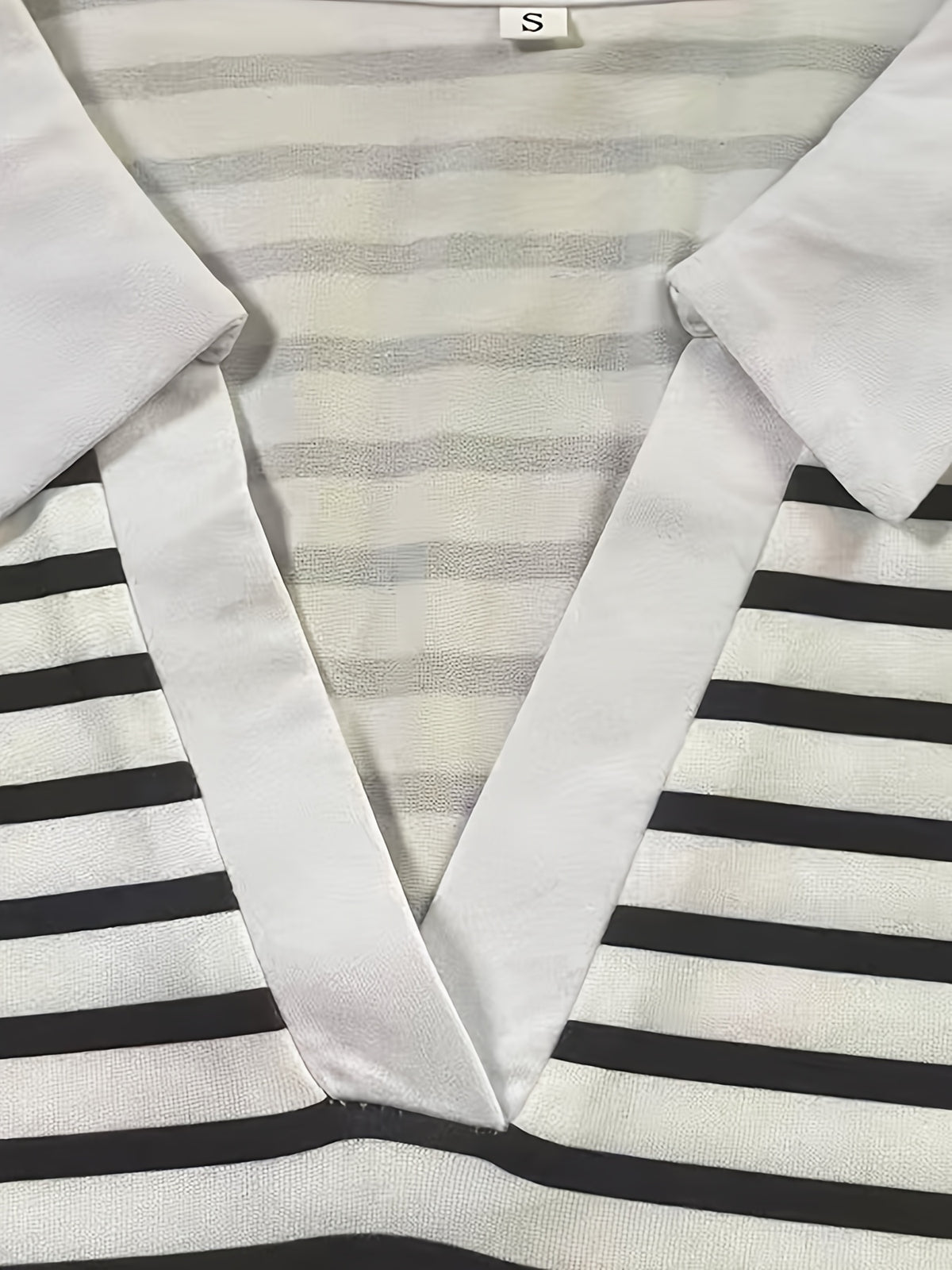 New Summer V-Neck Lapel Striped Polo Shirt for Women, Regular Shoulder Fit, Classic Striped Design, Short Sleeves with  Cute and Playful Cat Graphic Print, Versatile Top for Casual Daily Wear and Commuting - Black