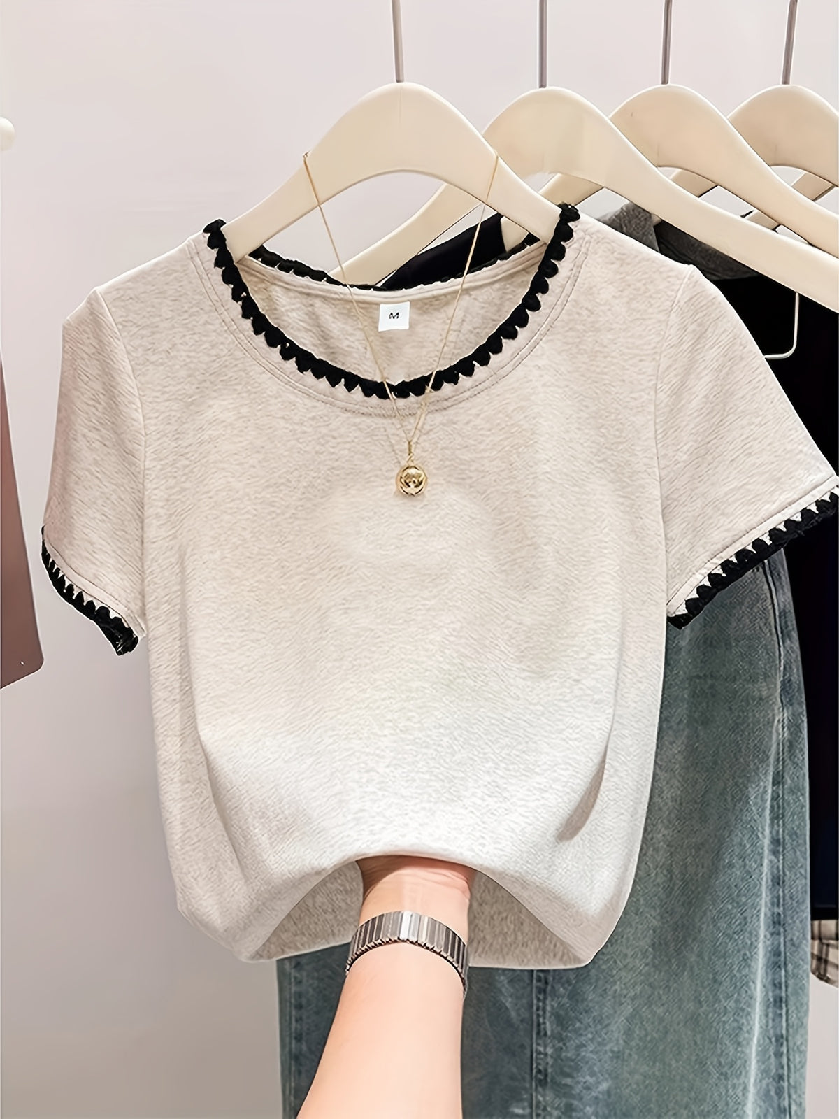 Women'S Summer Clothing New Unique Exquisite Embroidery Lace Short Sleeve T-Shirt Elegant Fashion Contrast Color Short Sleeve Retro Design Niche Top - Flecking Gray