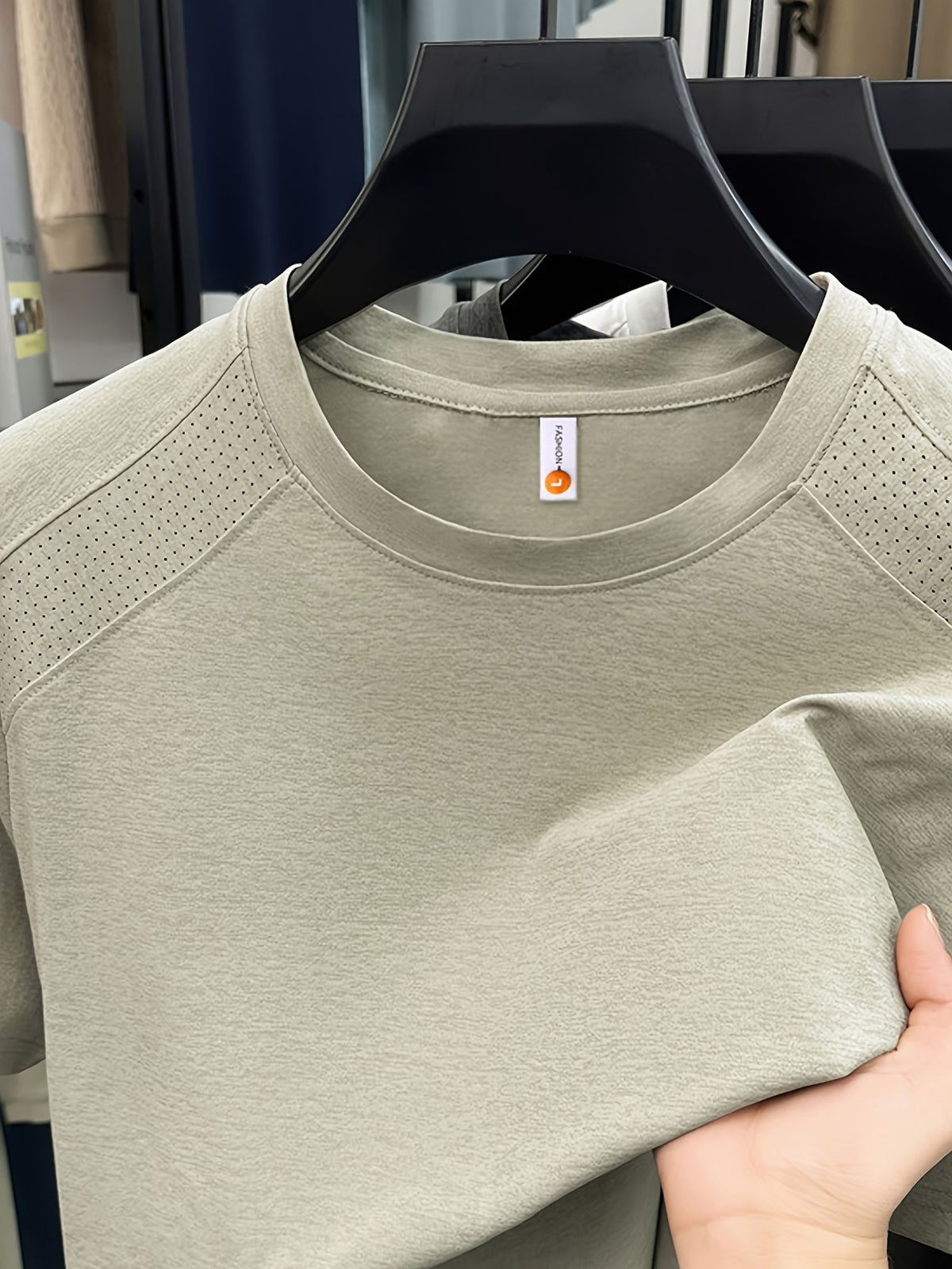 Men'S Solid Color Quick-Dry Round Neck T-Shirt, Versatile for Daily Commute And Light Sports, Breathable with Micro-Perforations, Enhanced Ventilation, Comfortable And Non-Sticky in Summer - Beige Color