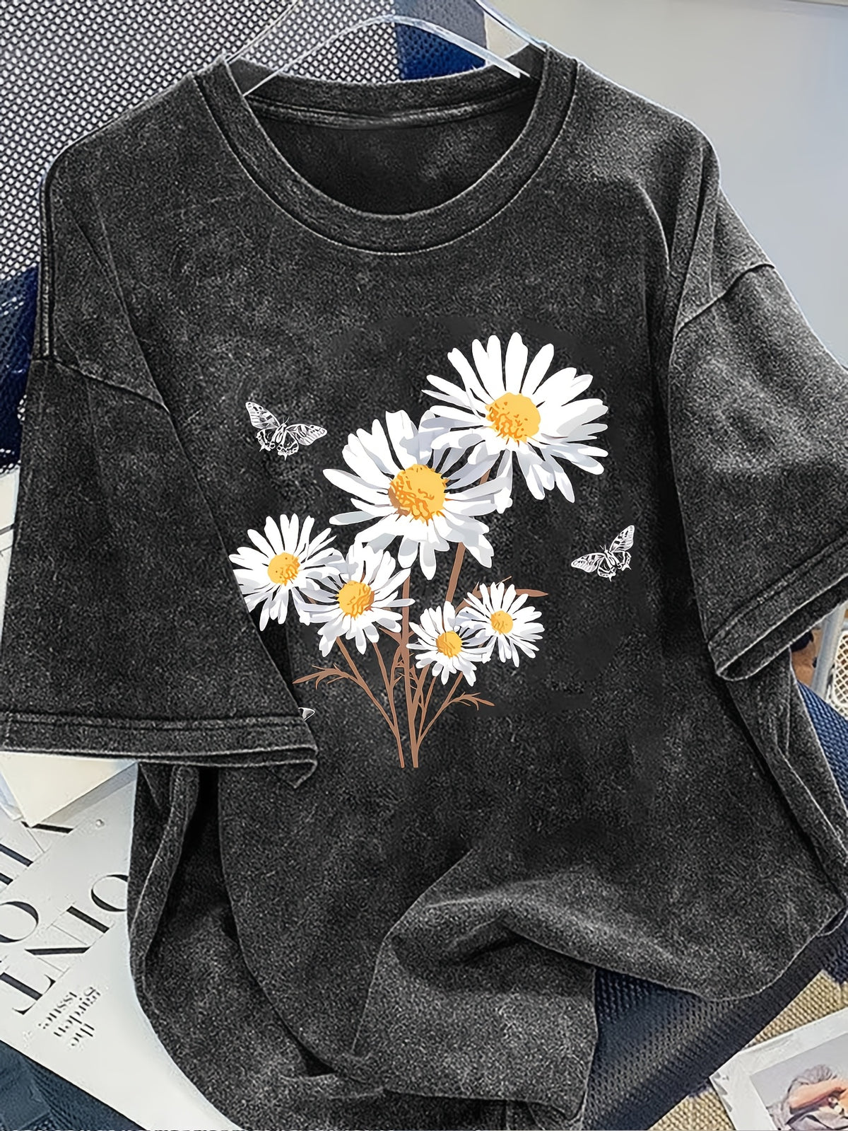 Plus Size - Plus Size - Plus Size Daisy Print Crew Neck Short Sleeve Retro Casual Everyday Washed T-Shirt Top | Slight Stretch Fabric, Summer Season - Black