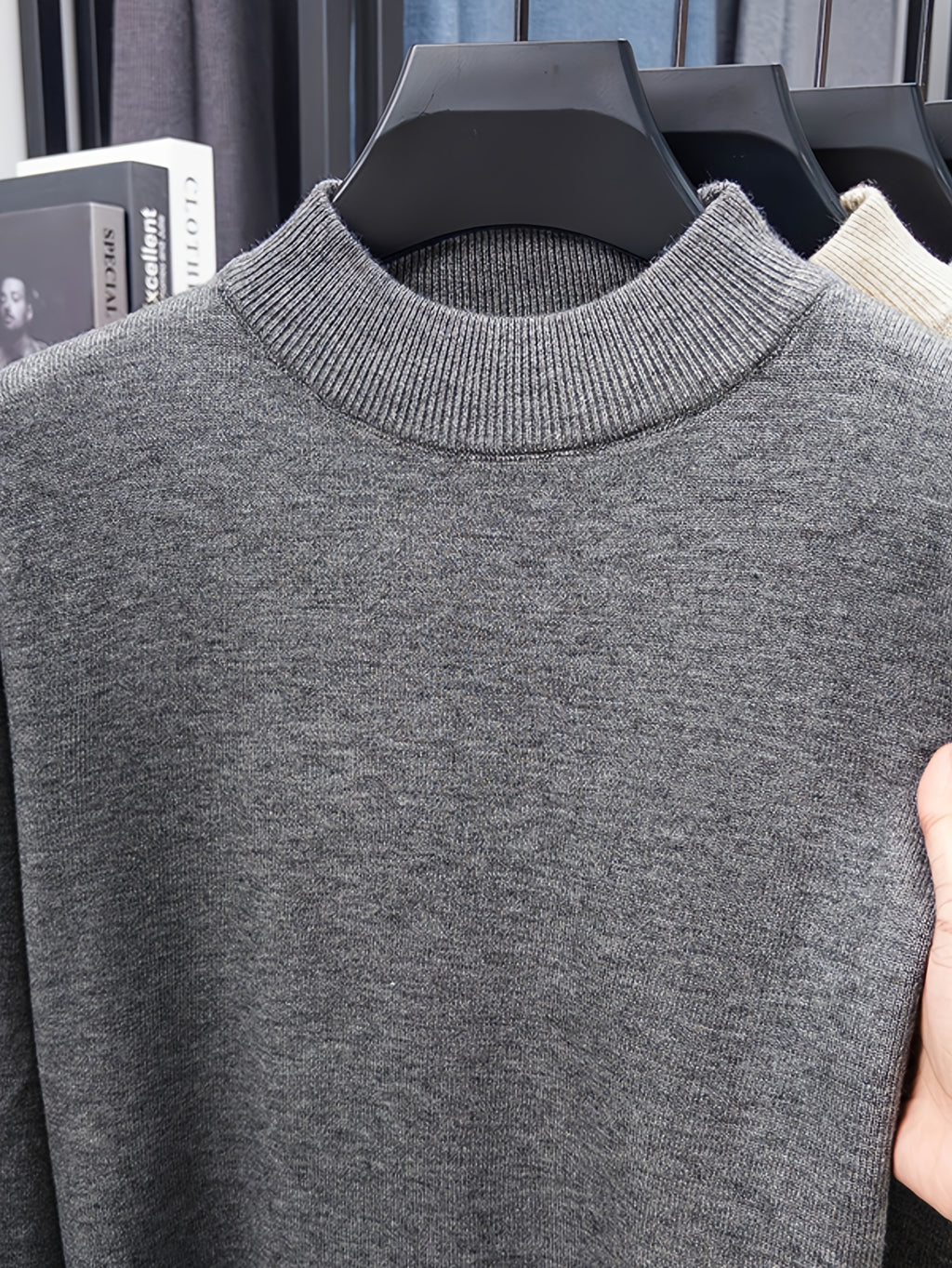 Minimalist Urban Crewneck Sweater for Portable Daily Commuting - Medium Gray