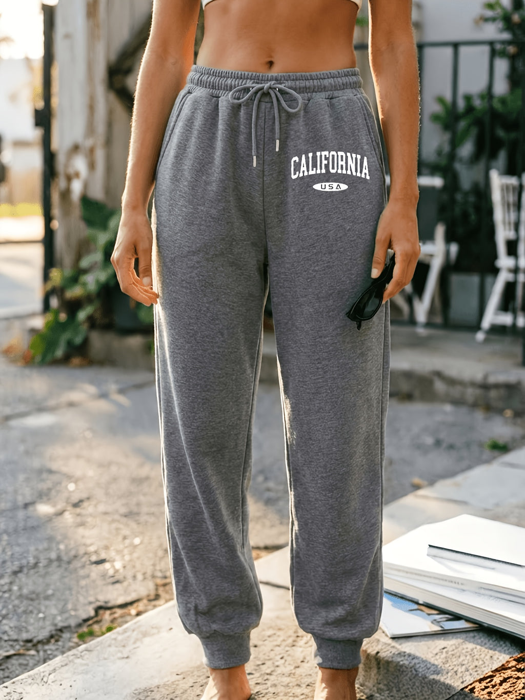 Casual Trousers with a Graphic Design, Featuring an Elastic Waistband, Suitable for Women - Dark Gray