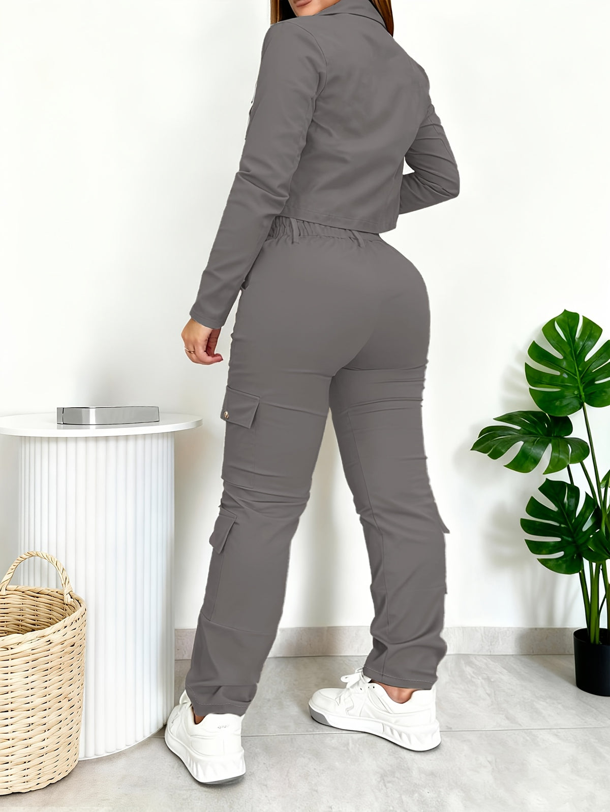 Women's Versatile 2pcs Set Featuring a Slim-fit V-neck Cropped Shirt and American-style Wide-leg Pants with Multiple Pockets, Sold Without an Inner Top - Grey