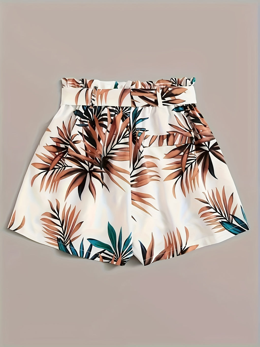 Elegant Women'S Loose-Fitting Shorts with a Slight Stretch - White