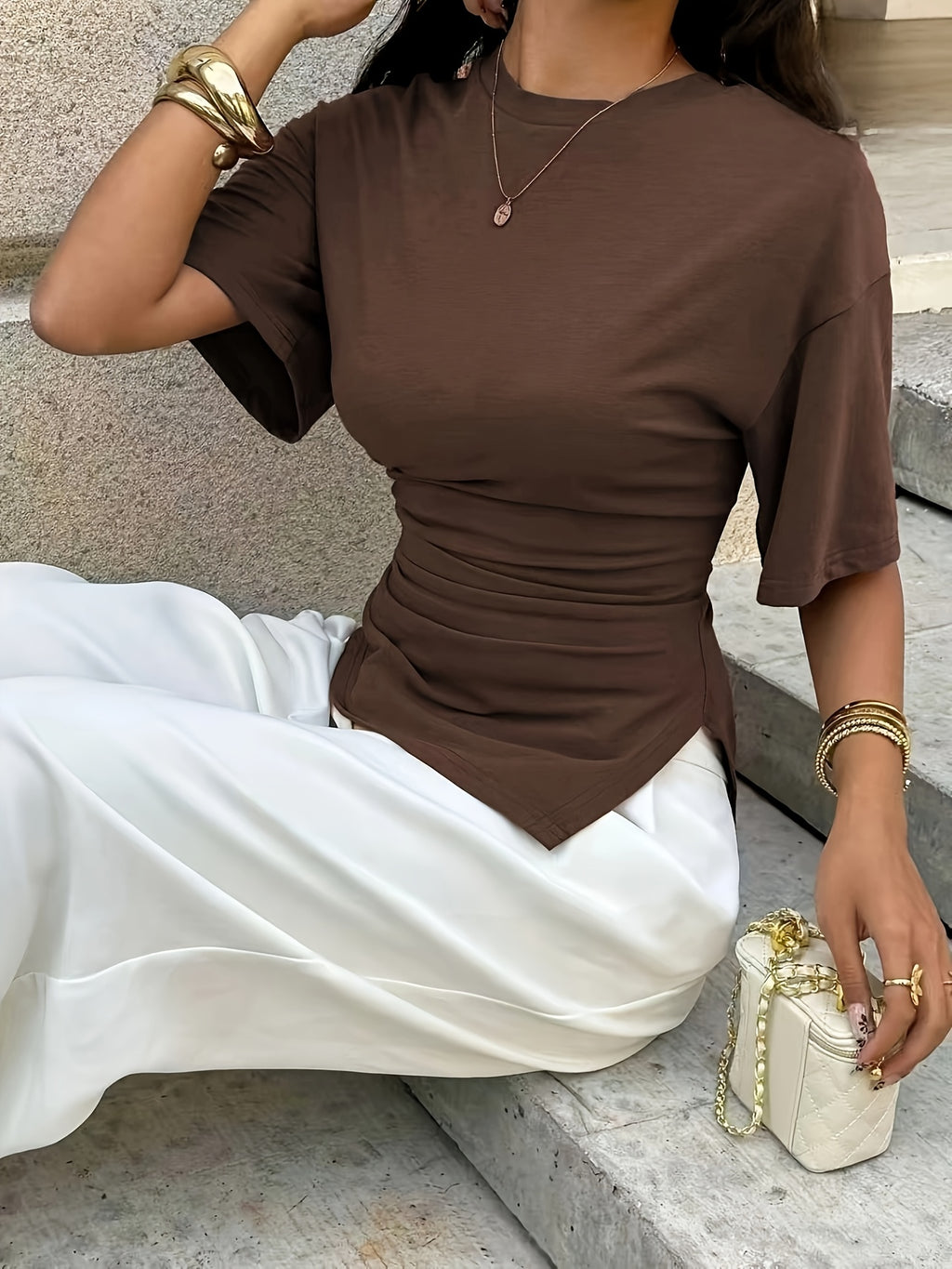 Women'S Casual Summer T-Shirt, Round Neck Mid-Waist Irregular Hem Versatile Commuter Style Women'S Top, Round Neck Short Sleeve Design, Waist Ruched Irregular Hem, Waist-Cinching Fit, Easy Commuter Style, Waist-Defining Design - Coffee Color