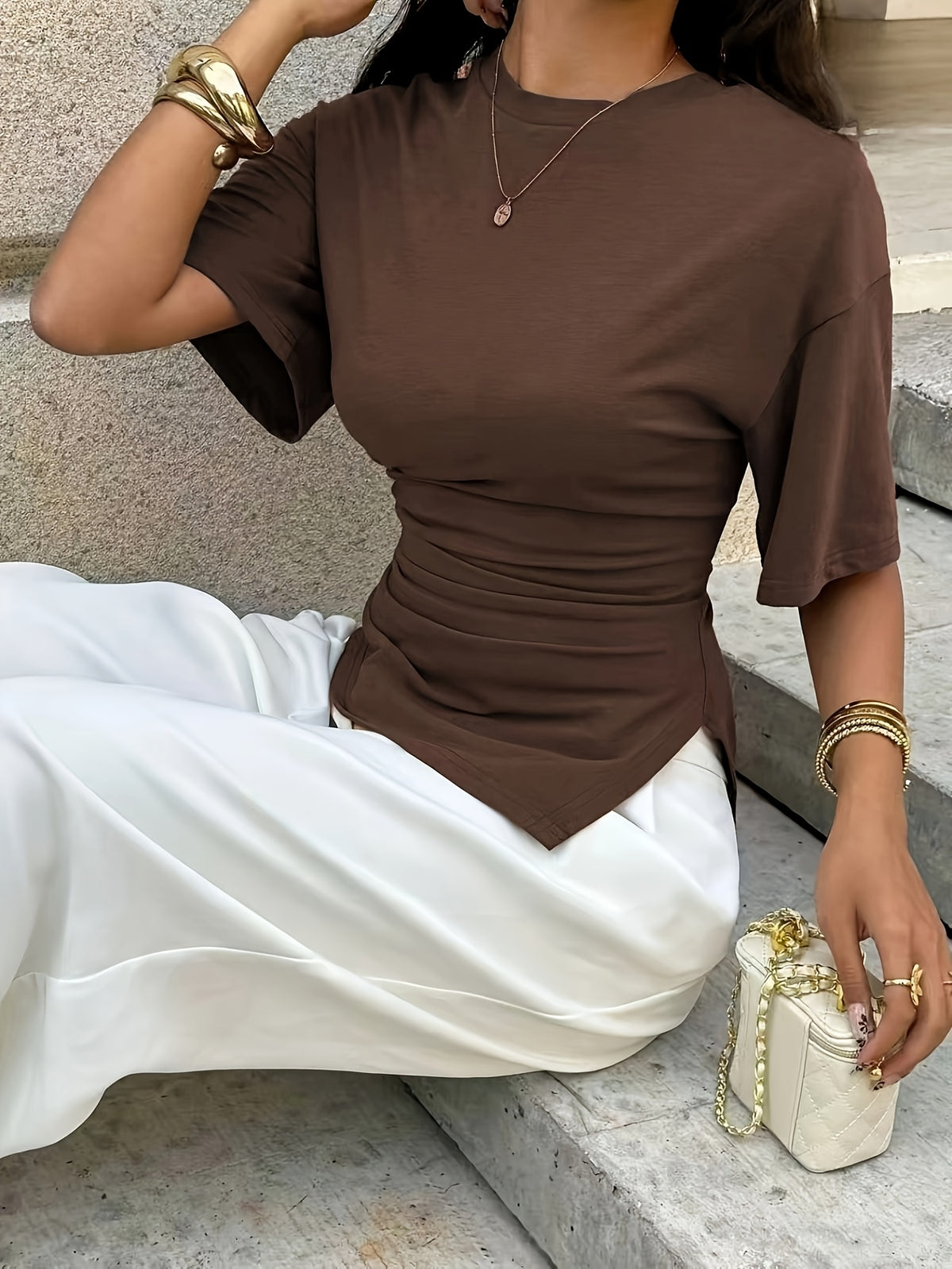 Women'S Casual Summer T-Shirt, Round Neck Mid-Waist Irregular Hem Versatile Commuter Style Women'S Top, Round Neck Short Sleeve Design, Waist Ruched Irregular Hem, Waist-Cinching Fit, Easy Commuter Style, Waist-Defining Design - Coffee Color