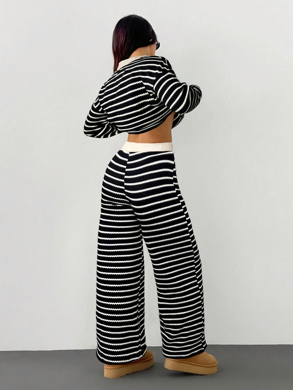 YY0909001 Women's 2pcs Set Loose Striped V-Neck Drop Shoulder Long Sleeve T-Shirt and Elastic Waist Striped Pants - Black