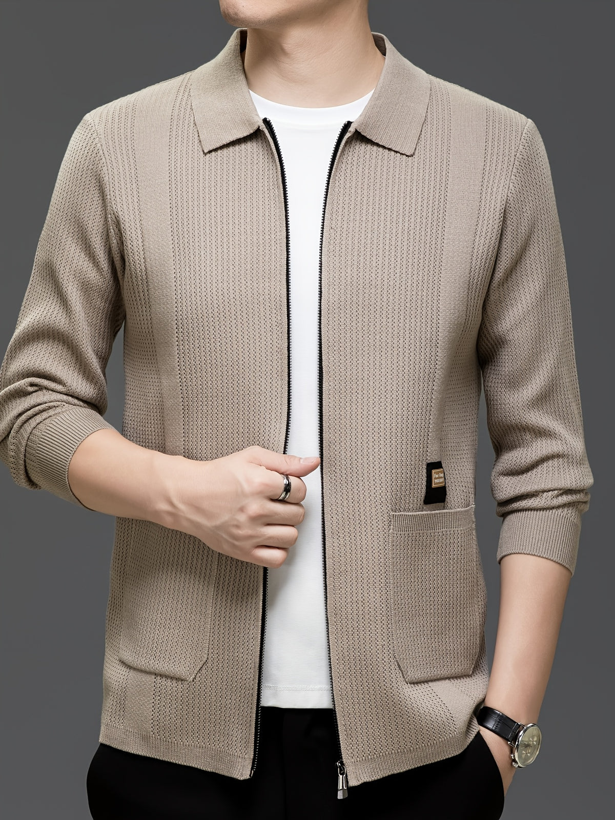 Du Jing Lan OBM Spring/Autumn New Arrival Men's Knitted Cardigan, Old Money Style Solid Color Striped Zipper Front Lapel Knit Cardigan, Men's Business Casual Fashion Zipper Front Knit Cardigan Top, Suitable for Spring, Autumn, and Winter - Khaki
