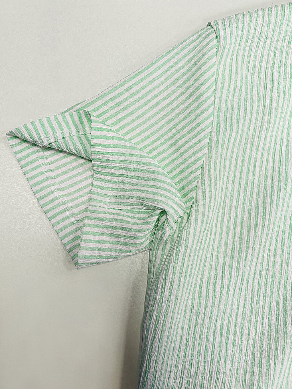 Men'S Striped Shirt Easy Print, Breathable Striped Summer Shirt, Stand-Up Collar Design Suitable for Beach Outings And Daily Casual, Beach Shirt, Outdoor Leisure, Soft Texture, Vacation Wear - Light Green