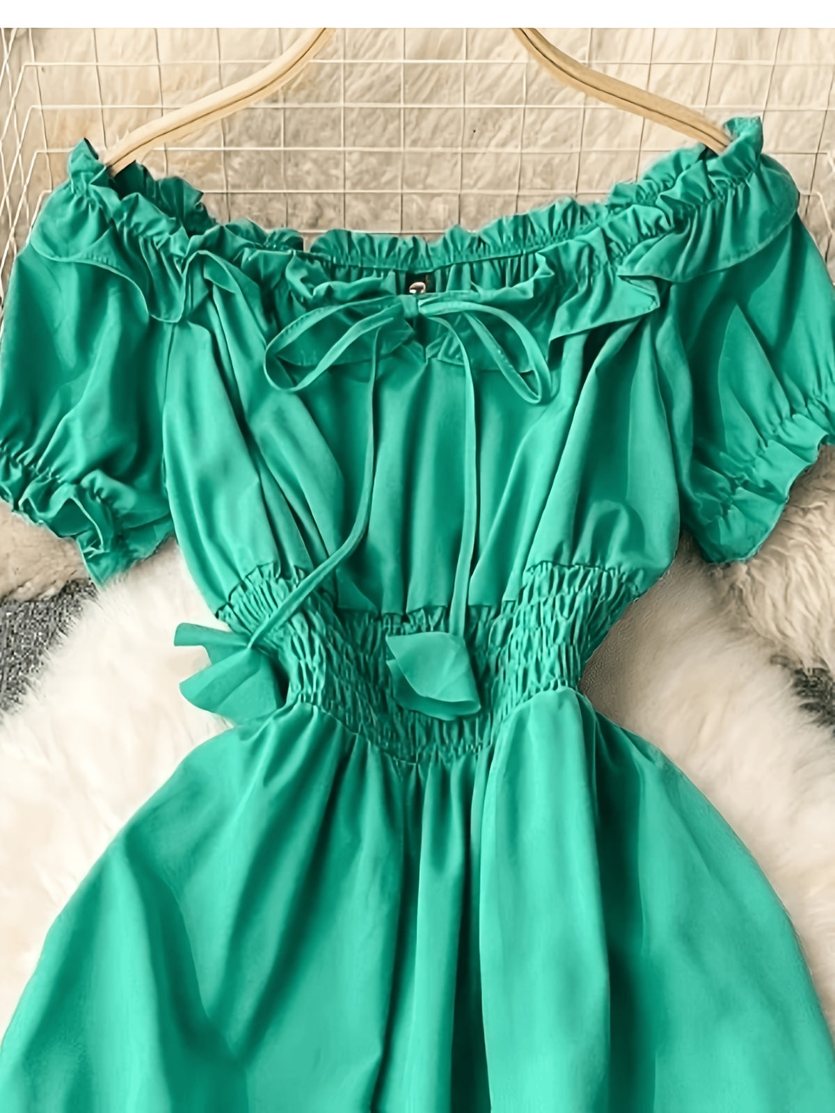 Spring/Summer French-Style Dress for Women, Solid Color, Elegant and Gentle Style, Off-Shoulder Neckline, Short Sleeves, Red Spliced Maxi Skirt, Puff Sleeves, Waist-Cinching Fairy Dress, Sweet Vacation Dress, Gavin - Emerald Green