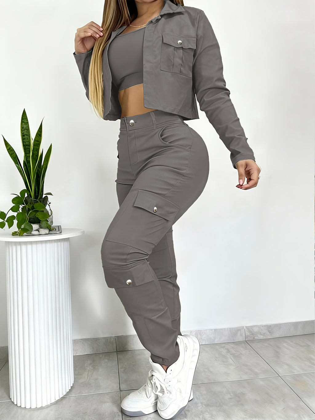 Women's Versatile 2pcs Set Featuring a Slim-fit V-neck Cropped Shirt and American-style Wide-leg Pants with Multiple Pockets, Sold Without an Inner Top - Grey