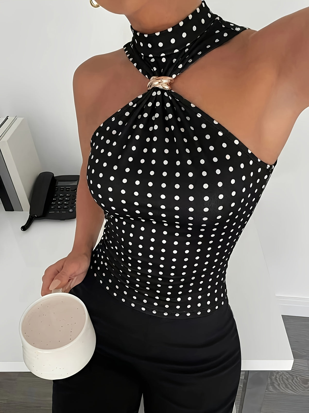 Spring/Summer Women's Halter Neck Slim Fit Off-Shoulder Elegant Metal Buckle Sleeveless Top, Halter Neck Fashion Vest Top - Black Polka Dots
