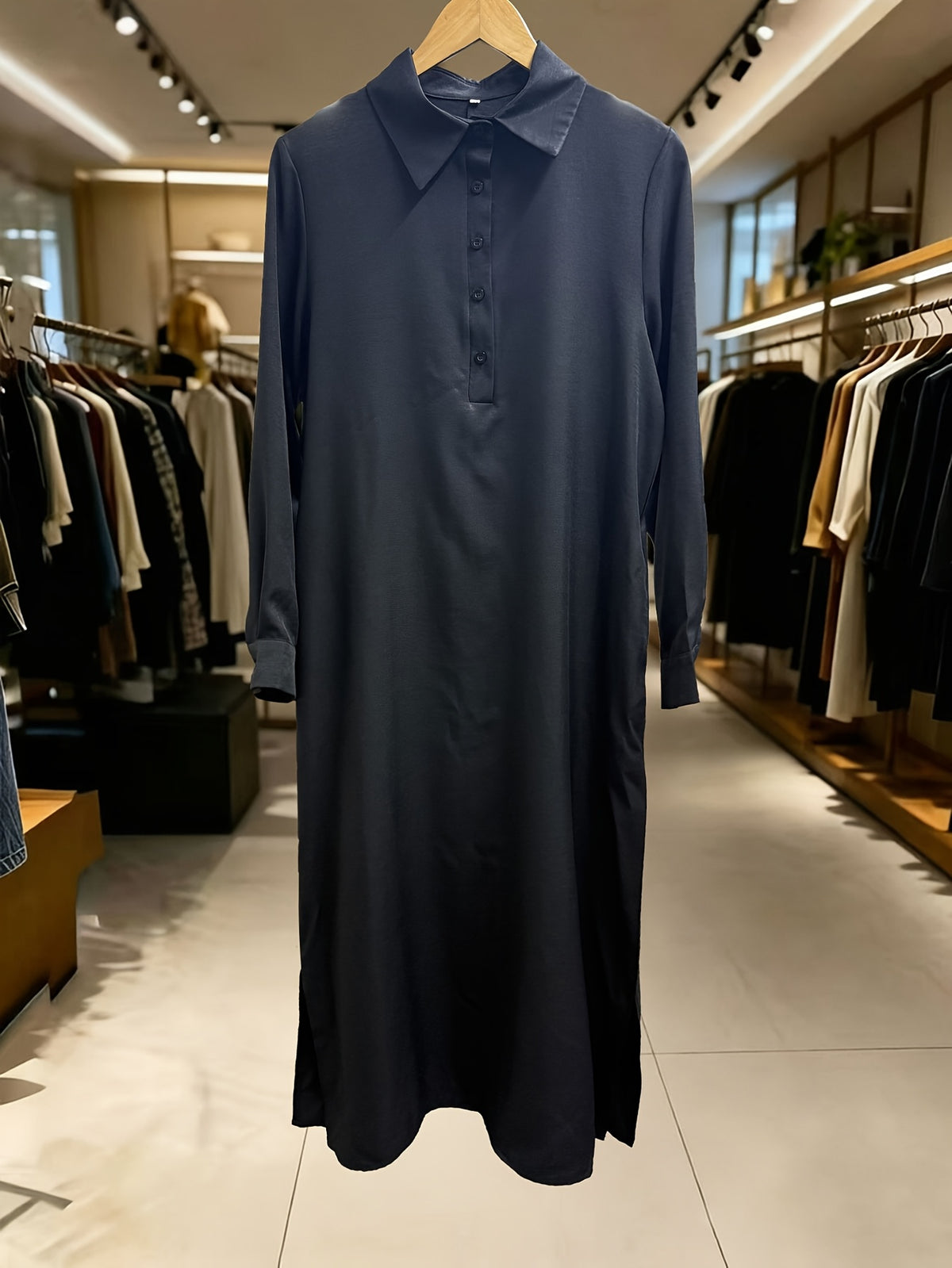 Autumn Casual Solid Color Lazy Style Long Sleeve Shirt Dress for Women, Double Pocket Design, Loose Fit with Side Slit Long Dress, Adds a Touch of Vintage Charm, Moderately Thick, Breathable, Skin-Friendly, and Soft Fabric, Versatile Style - Black