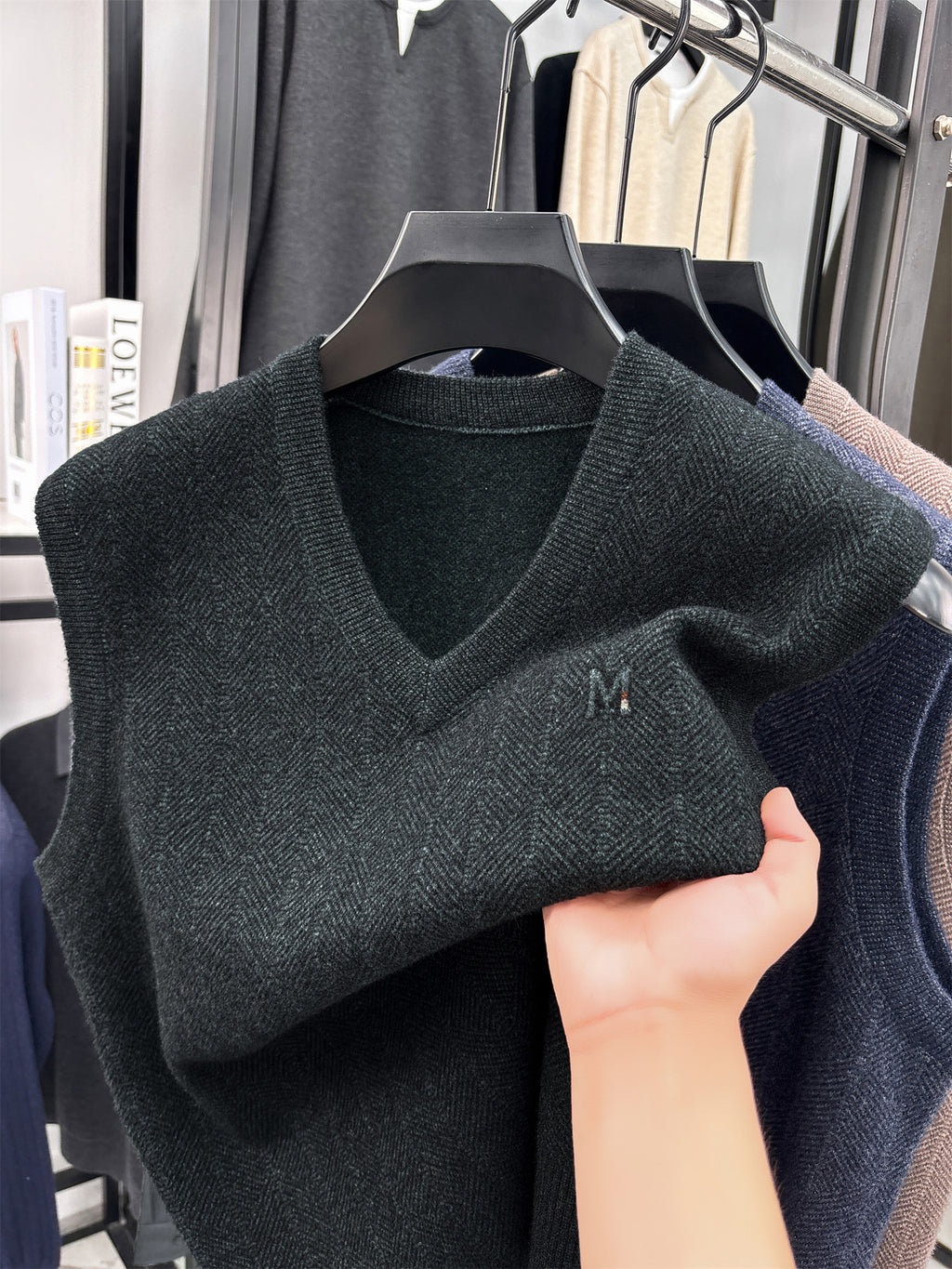 Autumn/Winter Knitted Solid Color V-Neck Sweater, Basic Knit Pullover, Men's Fashion Knit Sleeveless Vest, All Sizes S - Green