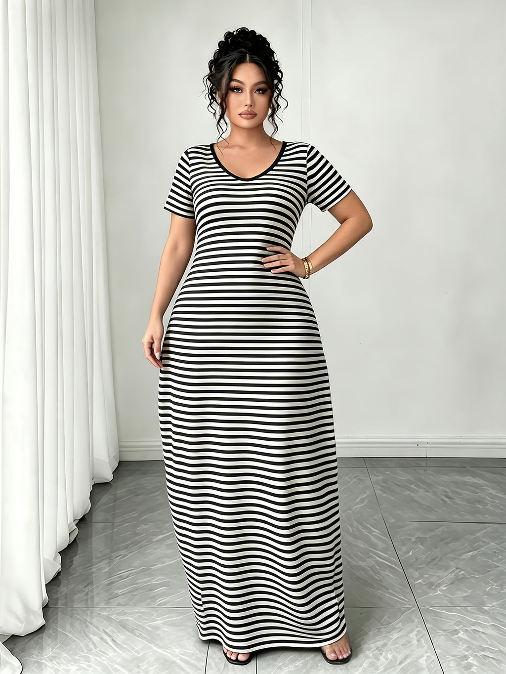 Women's Plus Size Nightgown, Can Be Worn as an Outer Dress, Striped Print, Beach Vacation Style, Oversized Loose Fit, Summer Apparel, Women's Summer Dress - Black And White