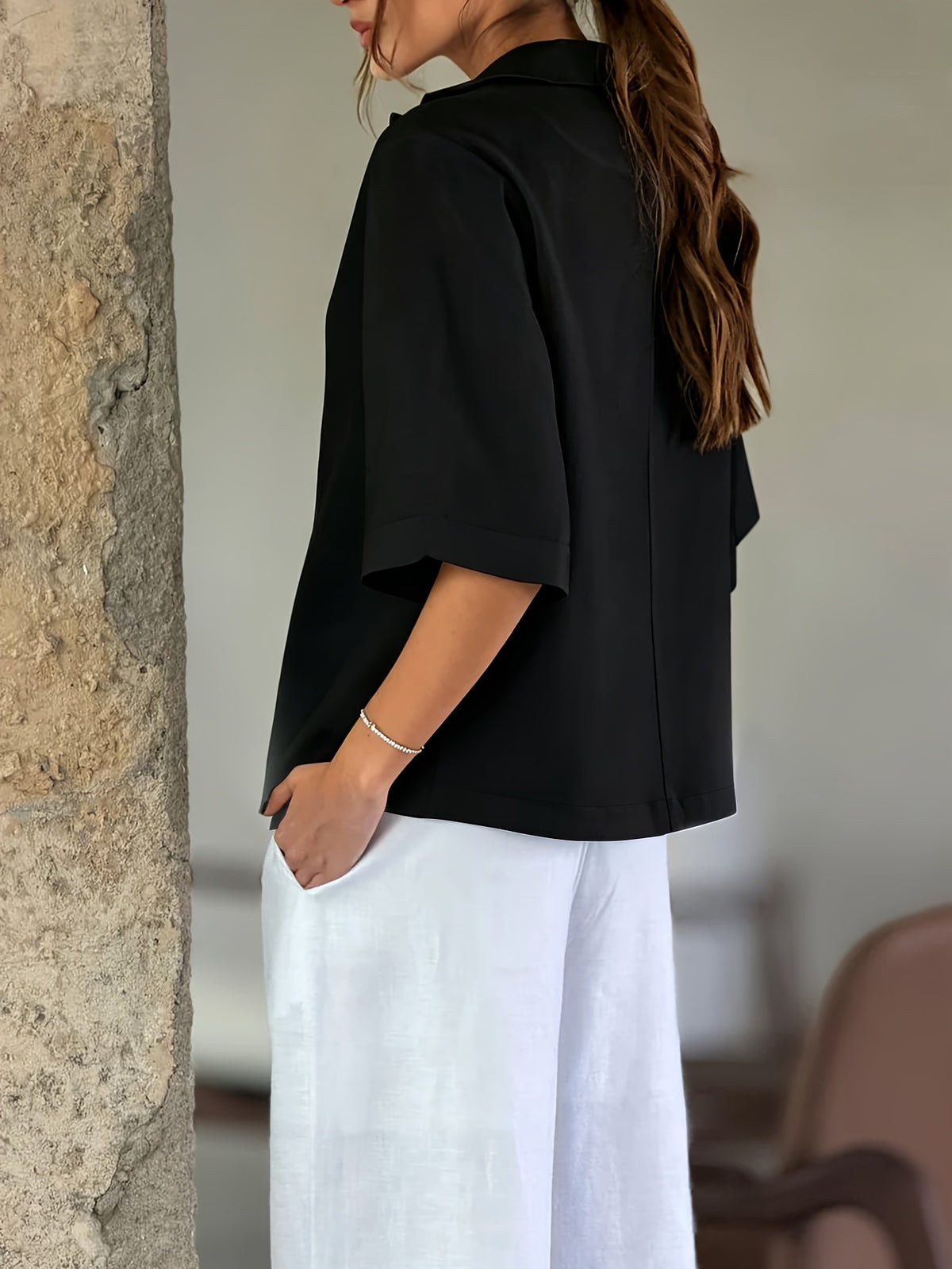 Women's Black Notched Lapel Half-sleeve Blazer, Regular Length, Cropped Design for a Stylish Look, Featuring a Delicate Single-button Detail, Suitable for the Office, Casual Wear, and Daily Outfits - Black