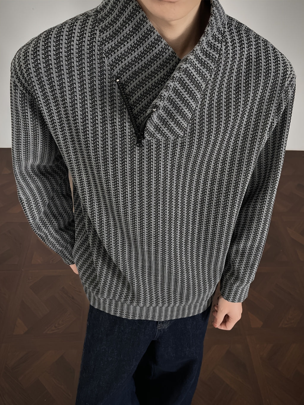 Men's Sweatshirt, a Stylish and Trendy Casual Striped Sweatshirt for Men, Made with Comfortable, Slightly Stretchy Fabric and a Loose Fit, Suitable for Daily Casual Wear - Grey