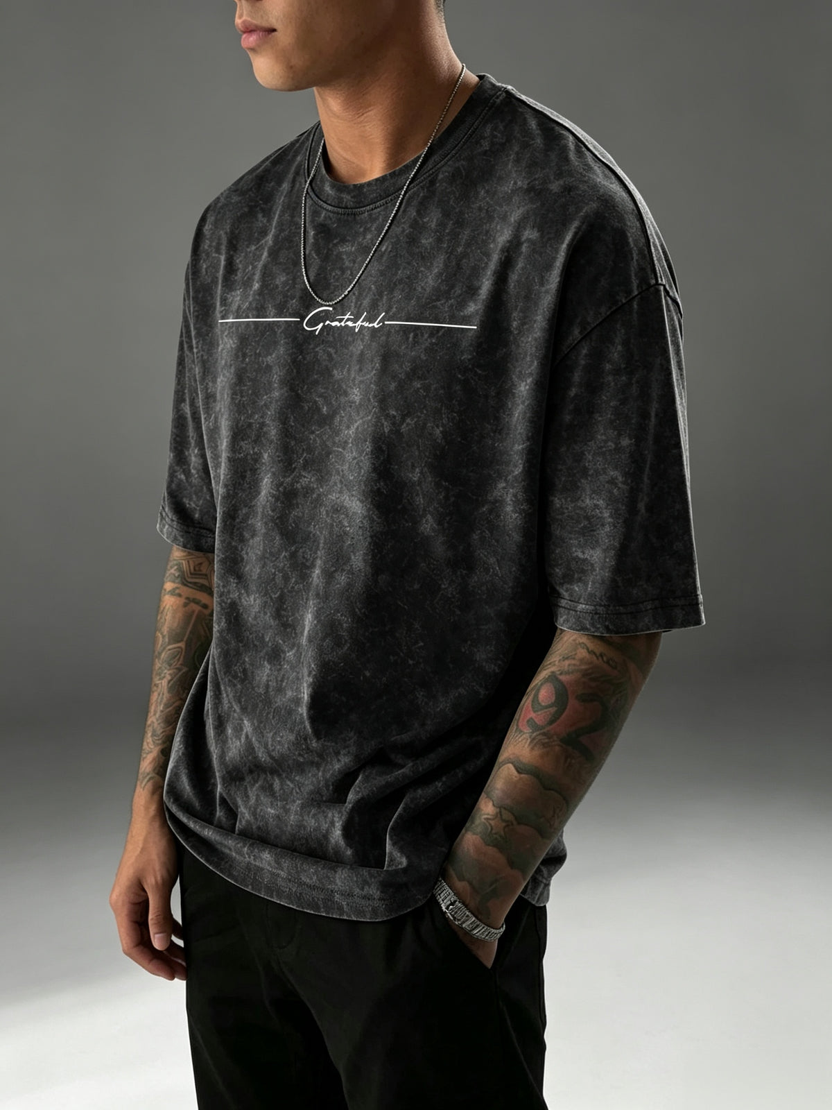 American Vintage Distressed T-Shirt with Simple Letter Print, Short Sleeve, Travel Style Casual Men's Top - Black