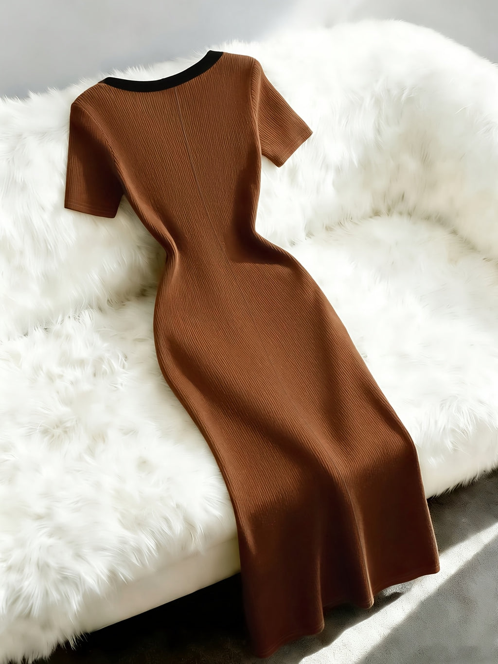 Ribbed Dress, Single-Breasted Slim-Fit Hip-Hugging Dress, Black and White Contrast Color Elegant Dress, Short-Sleeve Waist-Cinching Dress, High-End Little Black Dress, French-Style Elegant Dress, Light Luxury High-End Look, Vintage Classic Elegant - Dark Brown